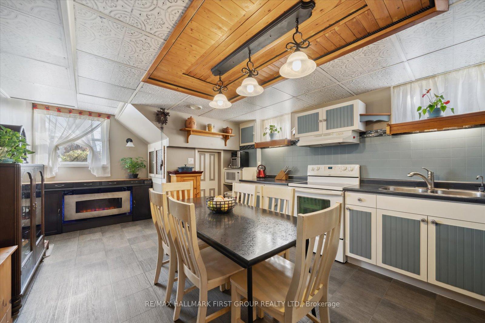 Photo 18 of 658 Chipmunk Street, Pickering, West Shore — HOMEH