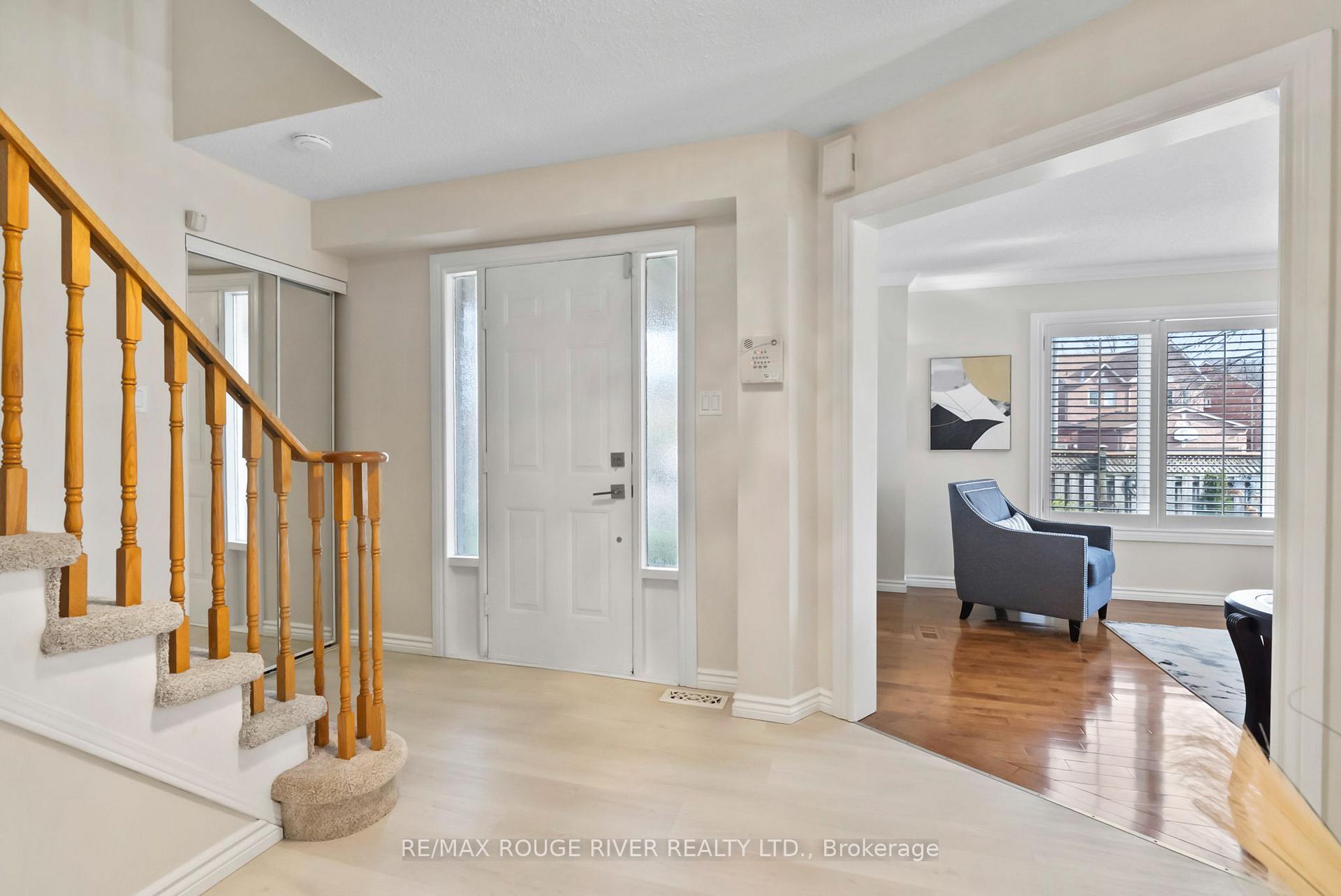 Photo 5 of 32 Fencerow Drive, Whitby, Rolling Acres — HOMEH