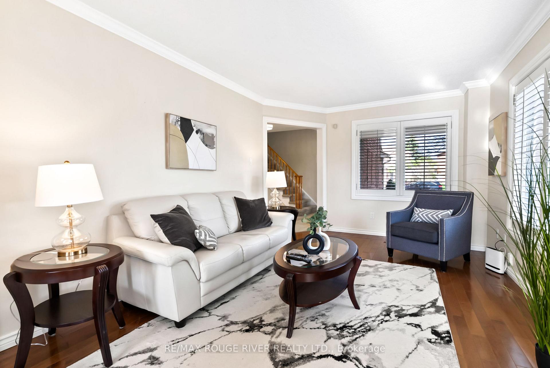 Photo 6 of 32 Fencerow Drive, Whitby, Rolling Acres — HOMEH