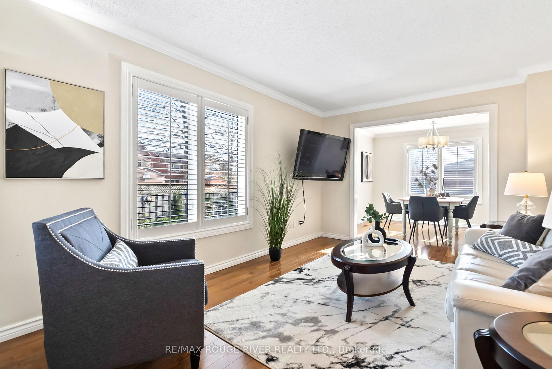 Photo 7 of 32 Fencerow Drive, Whitby, Rolling Acres — HOMEH