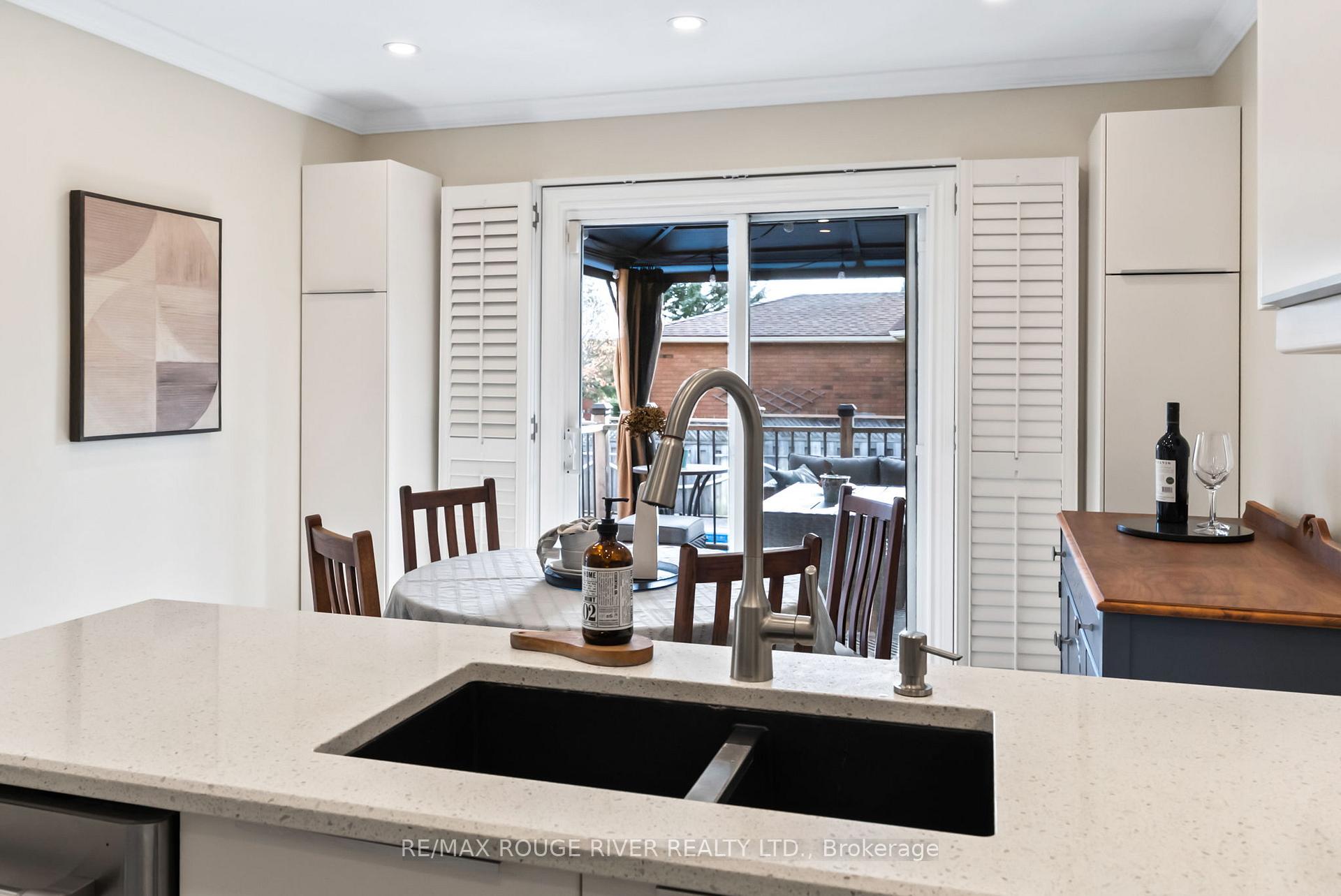 Photo 14 of 32 Fencerow Drive, Whitby, Rolling Acres — HOMEH