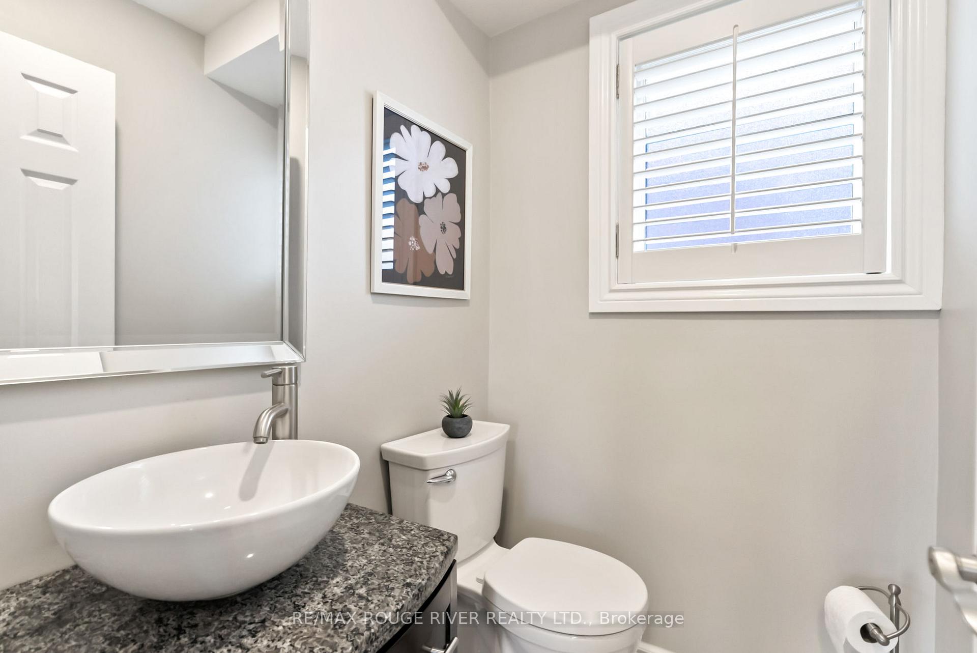 Photo 18 of 32 Fencerow Drive, Whitby, Rolling Acres — HOMEH