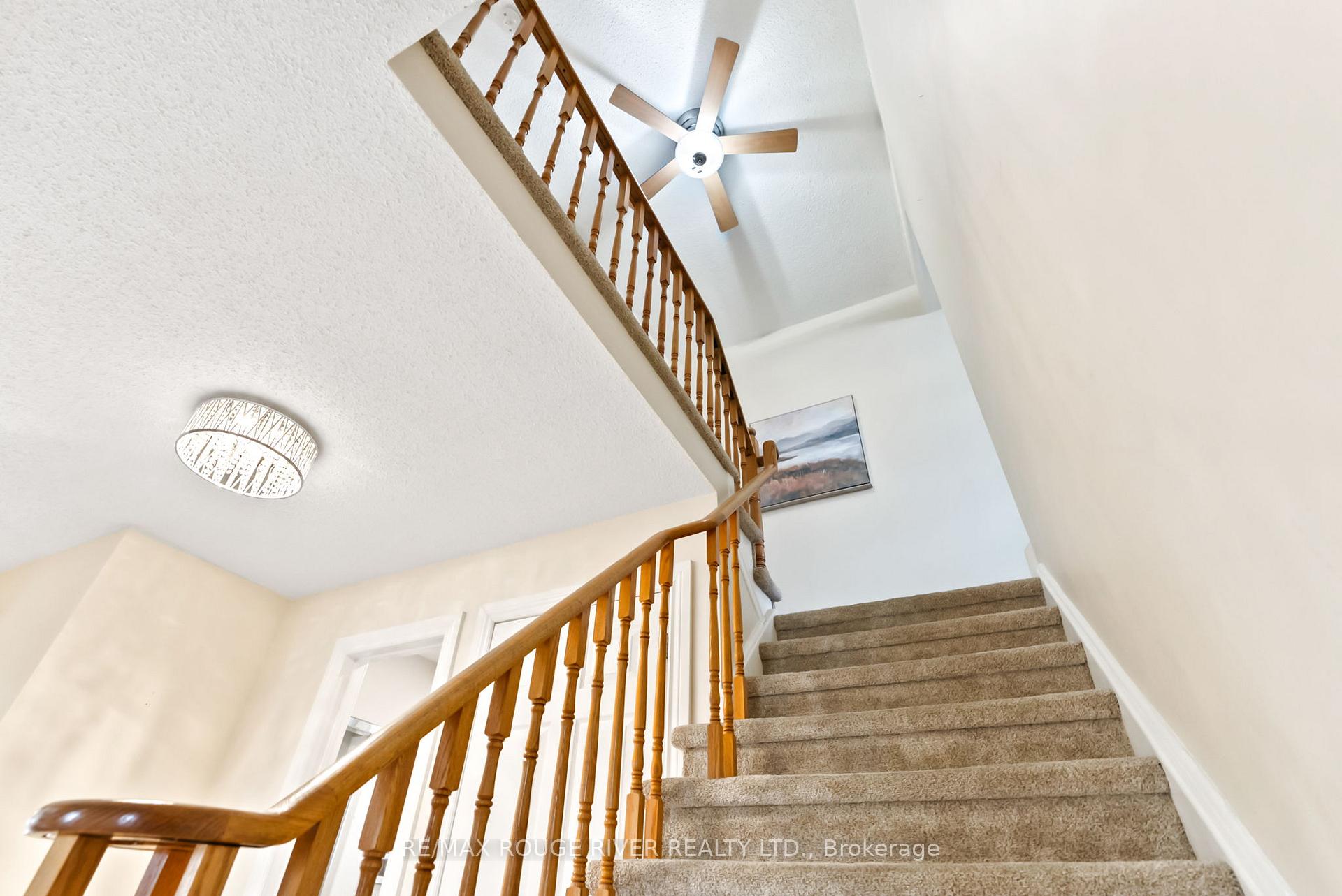 Photo 20 of 32 Fencerow Drive, Whitby, Rolling Acres — HOMEH
