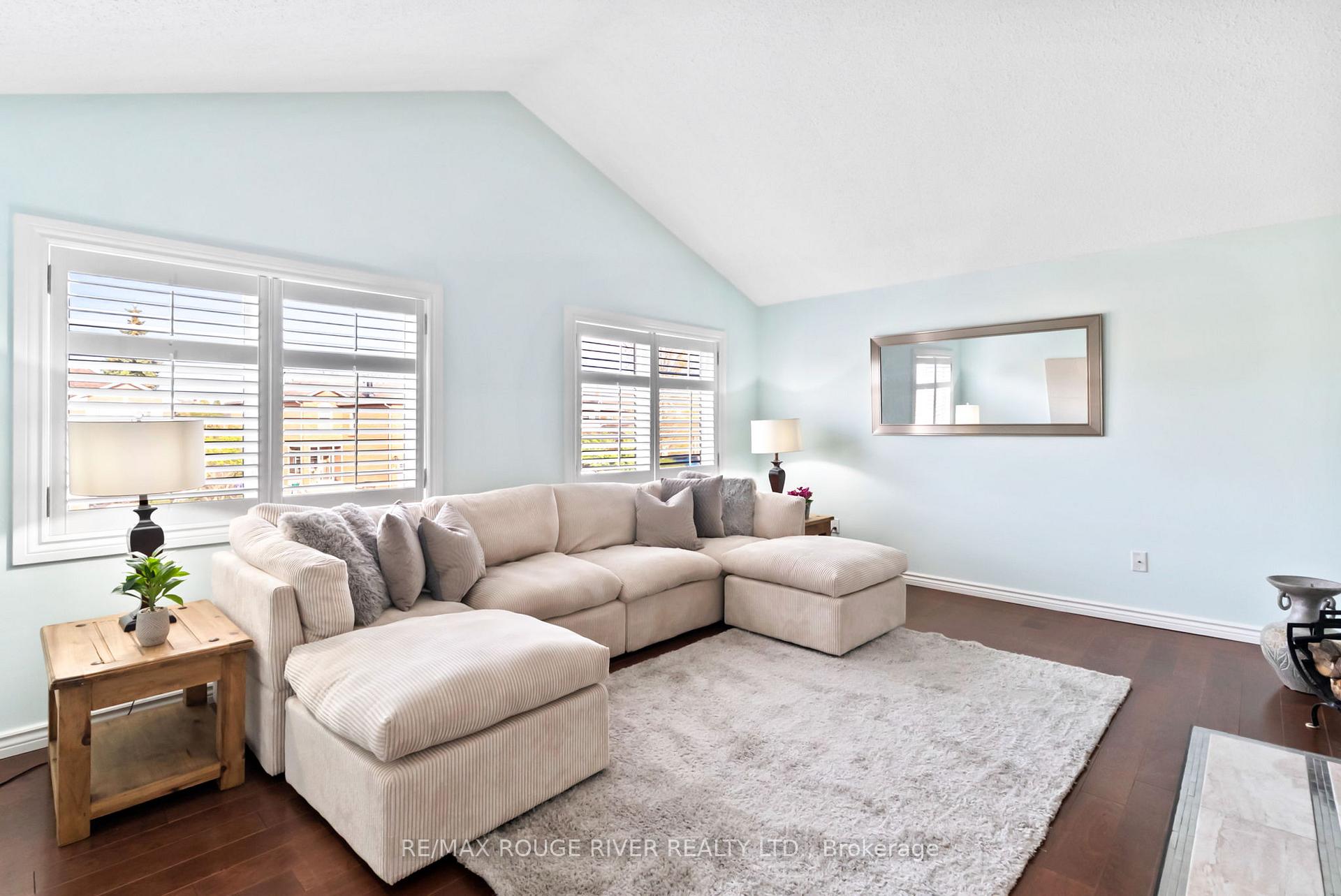 Photo 21 of 32 Fencerow Drive, Whitby, Rolling Acres — HOMEH