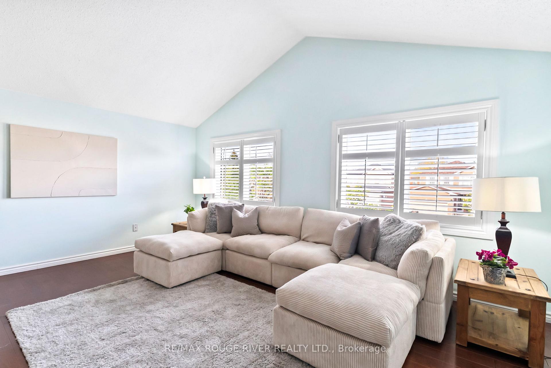 Photo 23 of 32 Fencerow Drive, Whitby, Rolling Acres — HOMEH