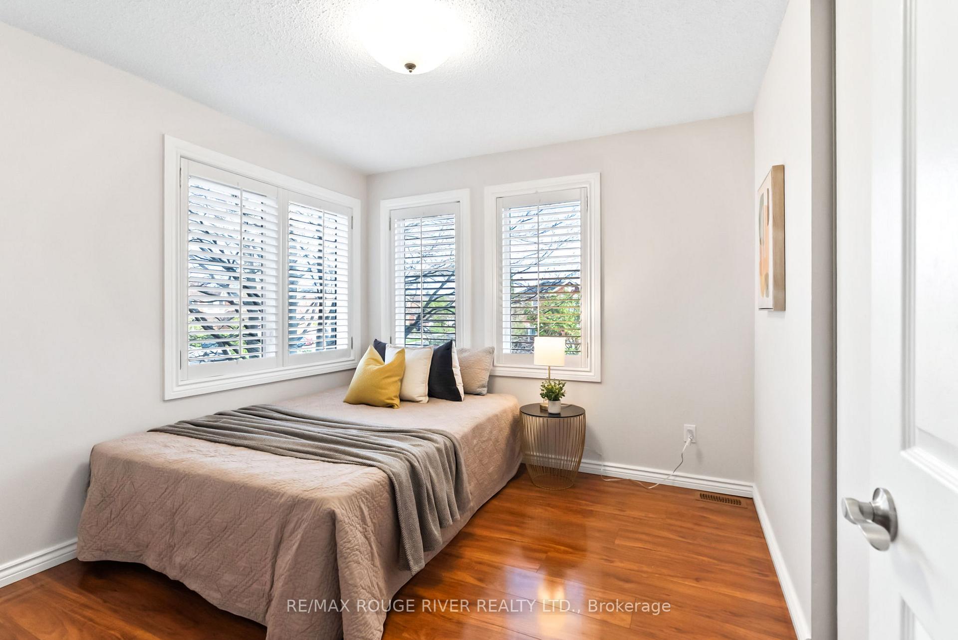 Photo 25 of 32 Fencerow Drive, Whitby, Rolling Acres — HOMEH
