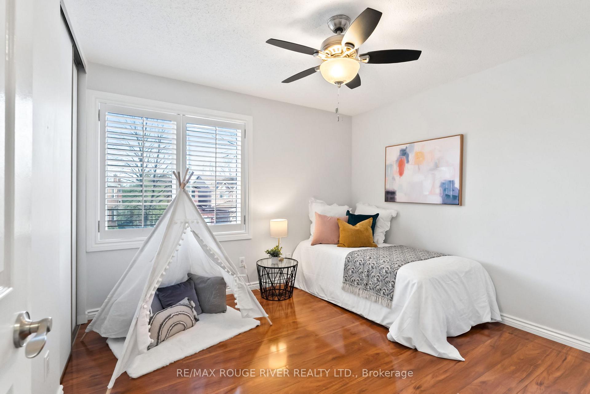 Photo 28 of 32 Fencerow Drive, Whitby, Rolling Acres — HOMEH