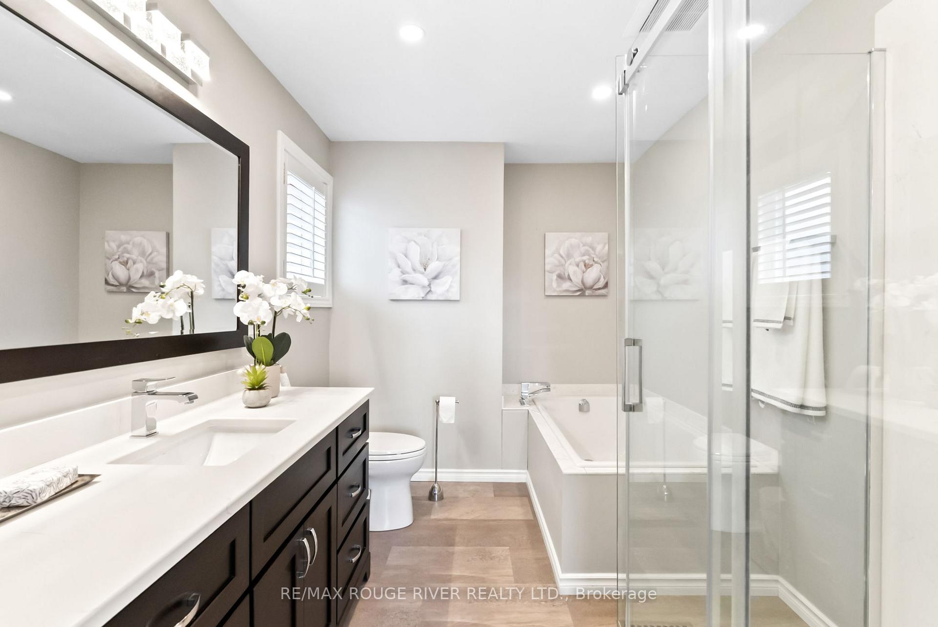 Photo 32 of 32 Fencerow Drive, Whitby, Rolling Acres — HOMEH