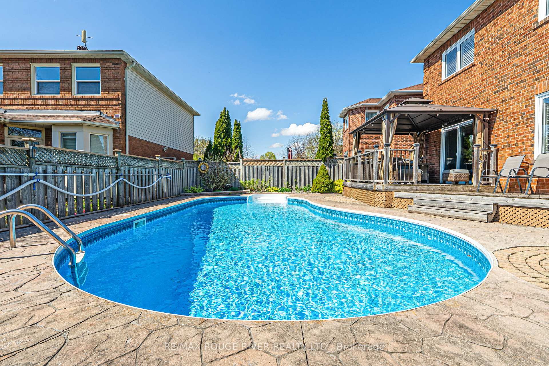Photo 40 of 32 Fencerow Drive, Whitby, Rolling Acres — HOMEH