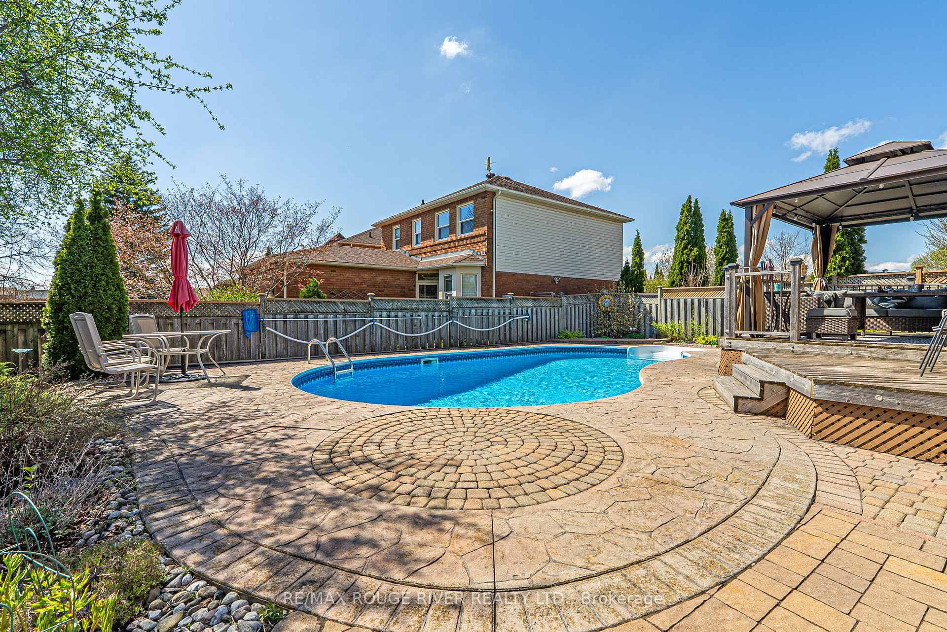 Photo 41 of 32 Fencerow Drive, Whitby, Rolling Acres — HOMEH