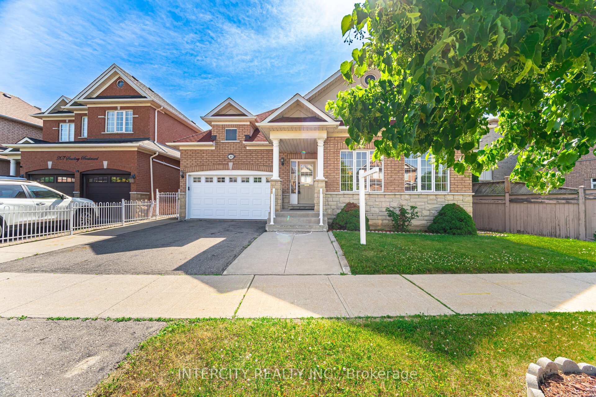 Front of 203 Starling Boulevard