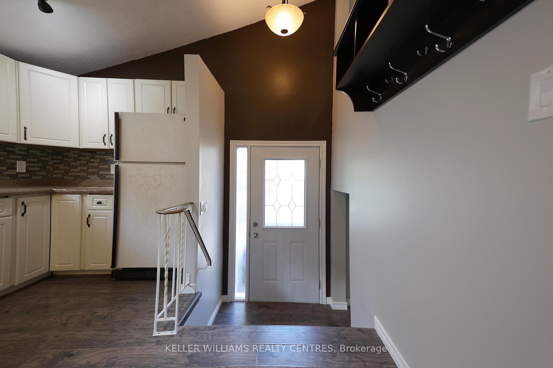 Photo 2 of Unit A, 26 Melinda Crescent, Barrie, Allandale — HOMEH