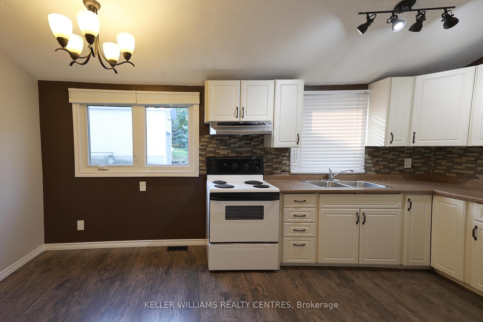 Photo 6 of Unit A, 26 Melinda Crescent, Barrie, Allandale — HOMEH