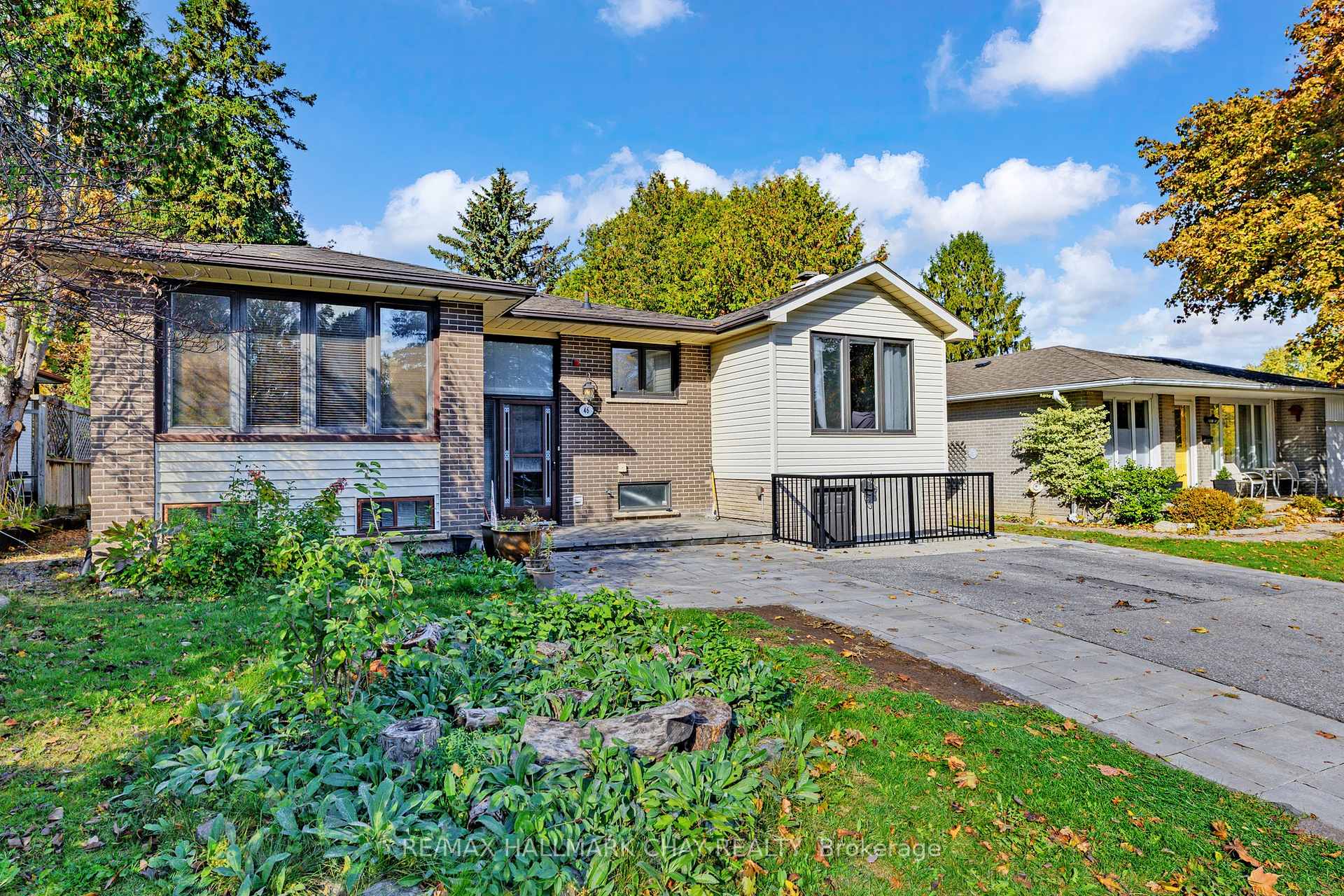 Photo 1 of 46 Kemano Road, Aurora, Aurora Heights — HOMEH