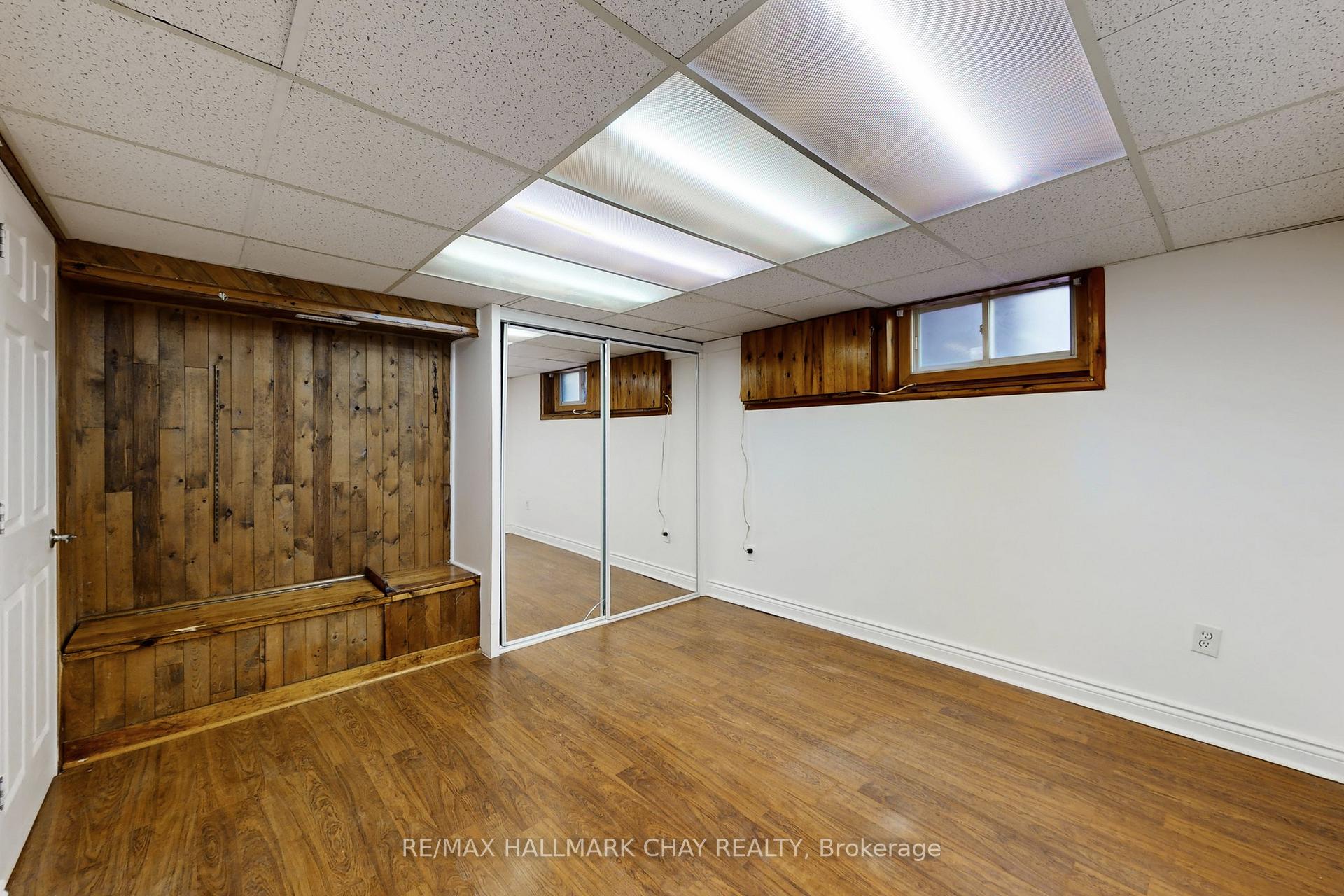 Photo 8 of 46 Kemano Road, Aurora, Aurora Heights — HOMEH
