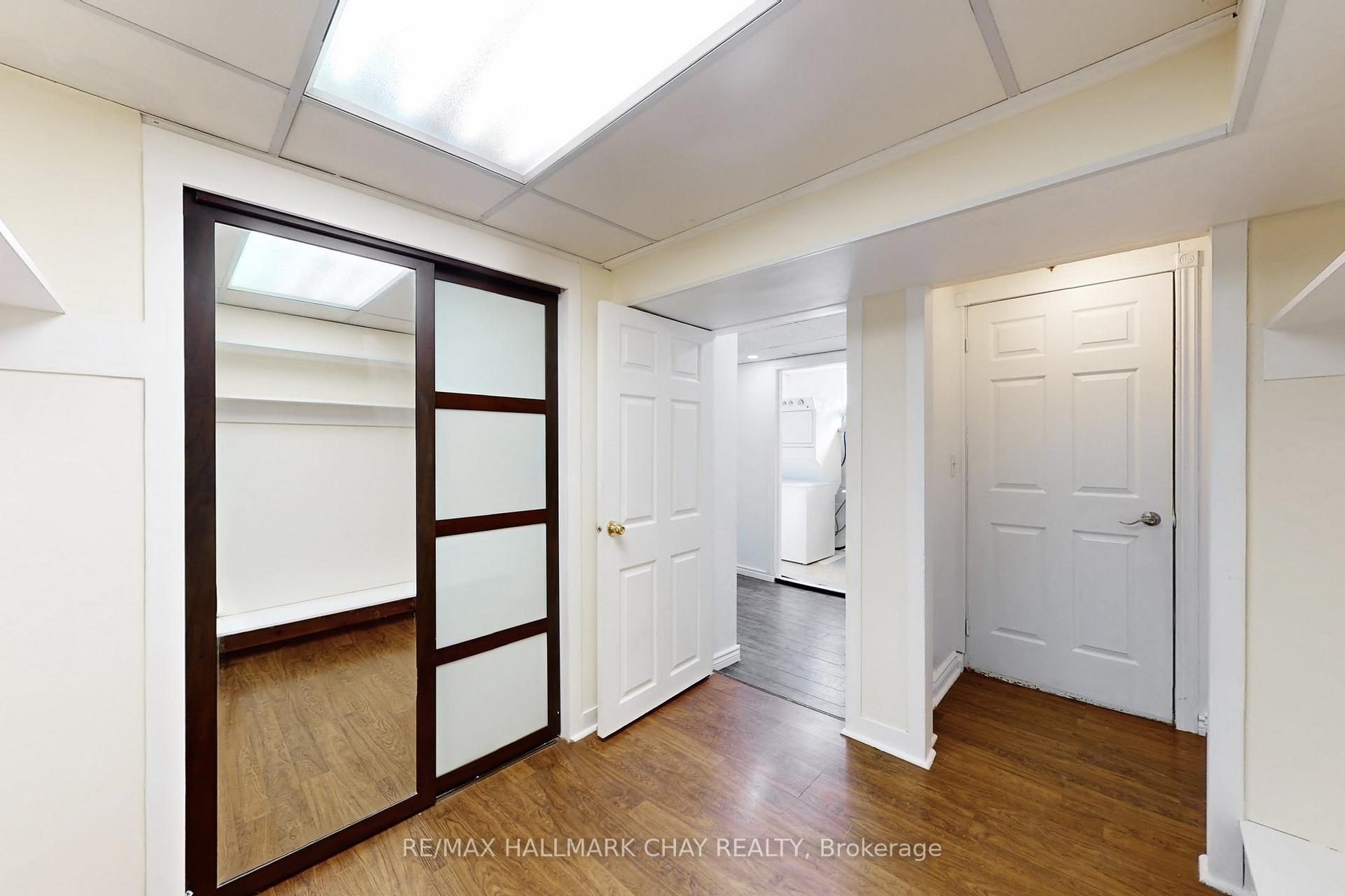 Photo 10 of 46 Kemano Road, Aurora, Aurora Heights — HOMEH