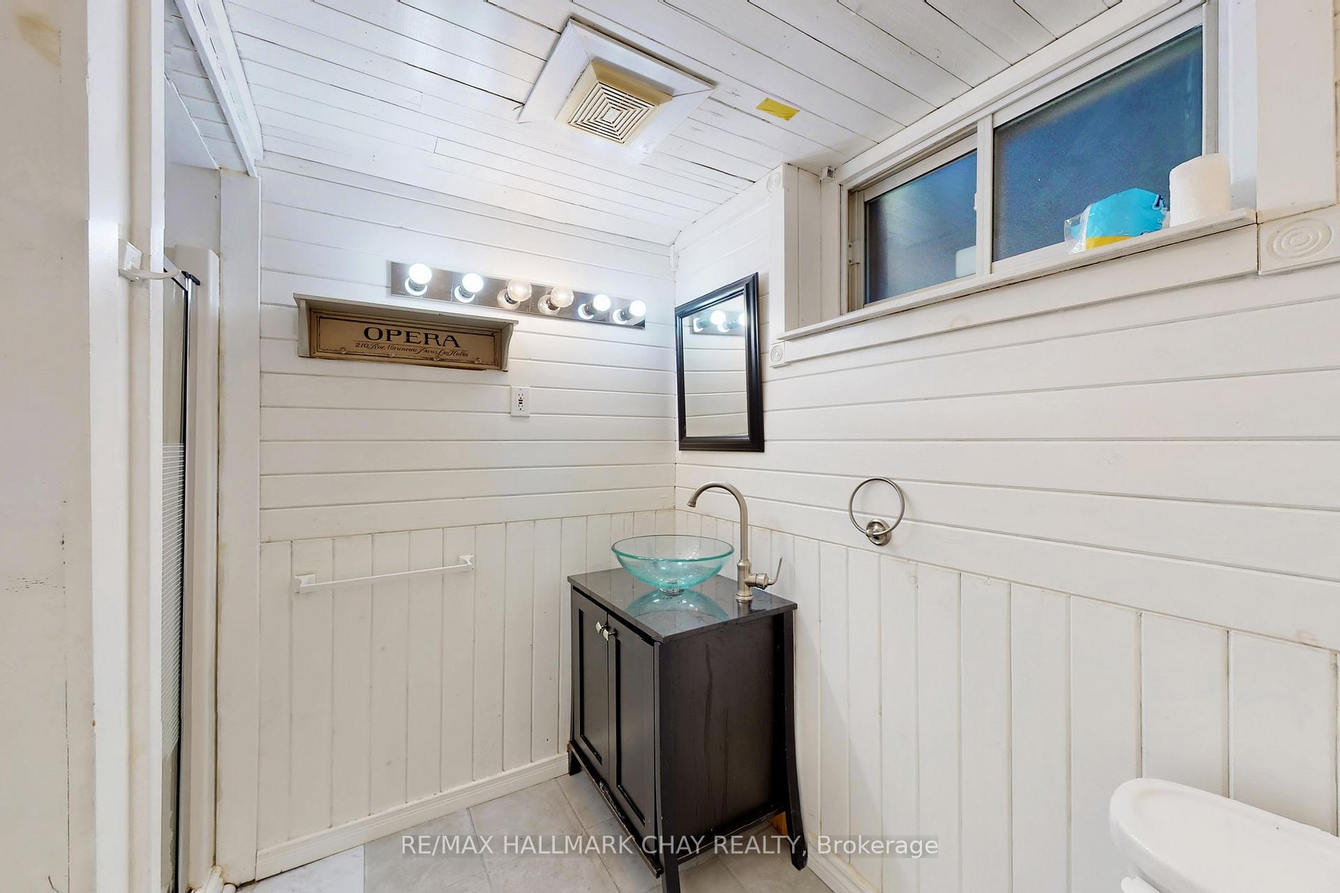 Photo 9 of 46 Kemano Road, Aurora, Aurora Heights — HOMEH