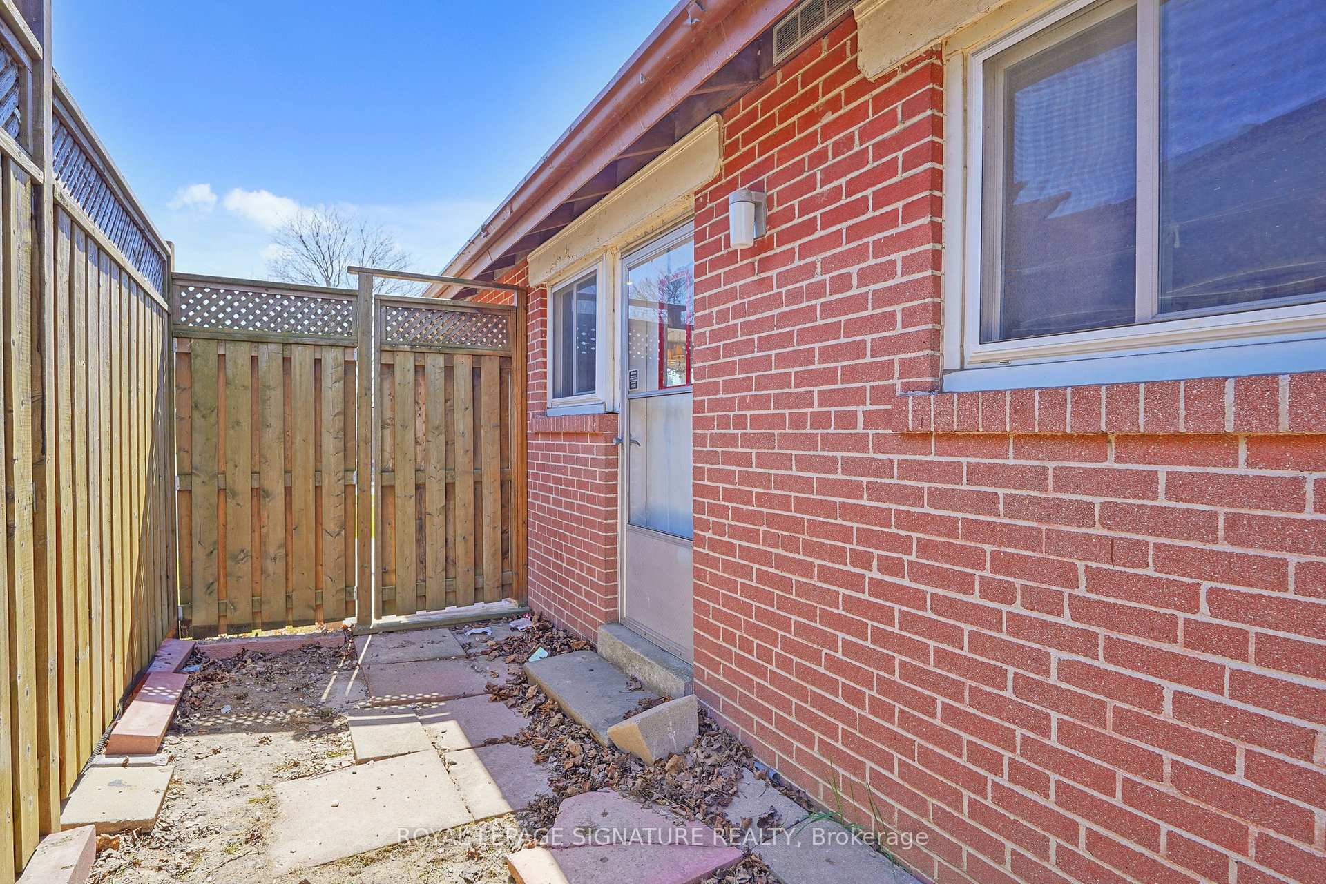 Photo 32 of 774 Krosno Boulevard, Pickering, Bay Ridges — HOMEH
