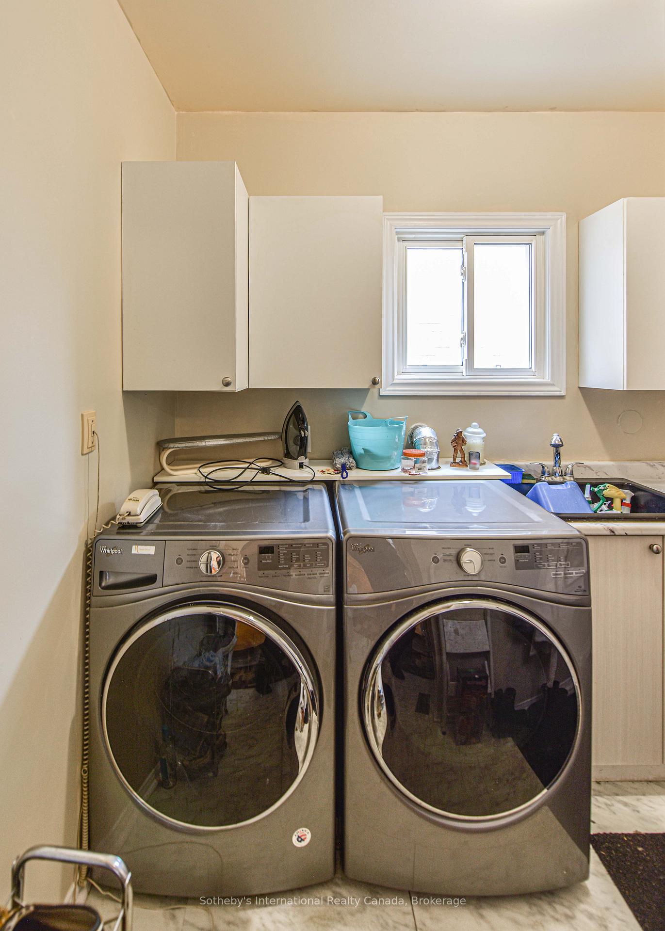 Photo 3 of 13 Burke Drive, Barrie, West Bayfield — HOMEH