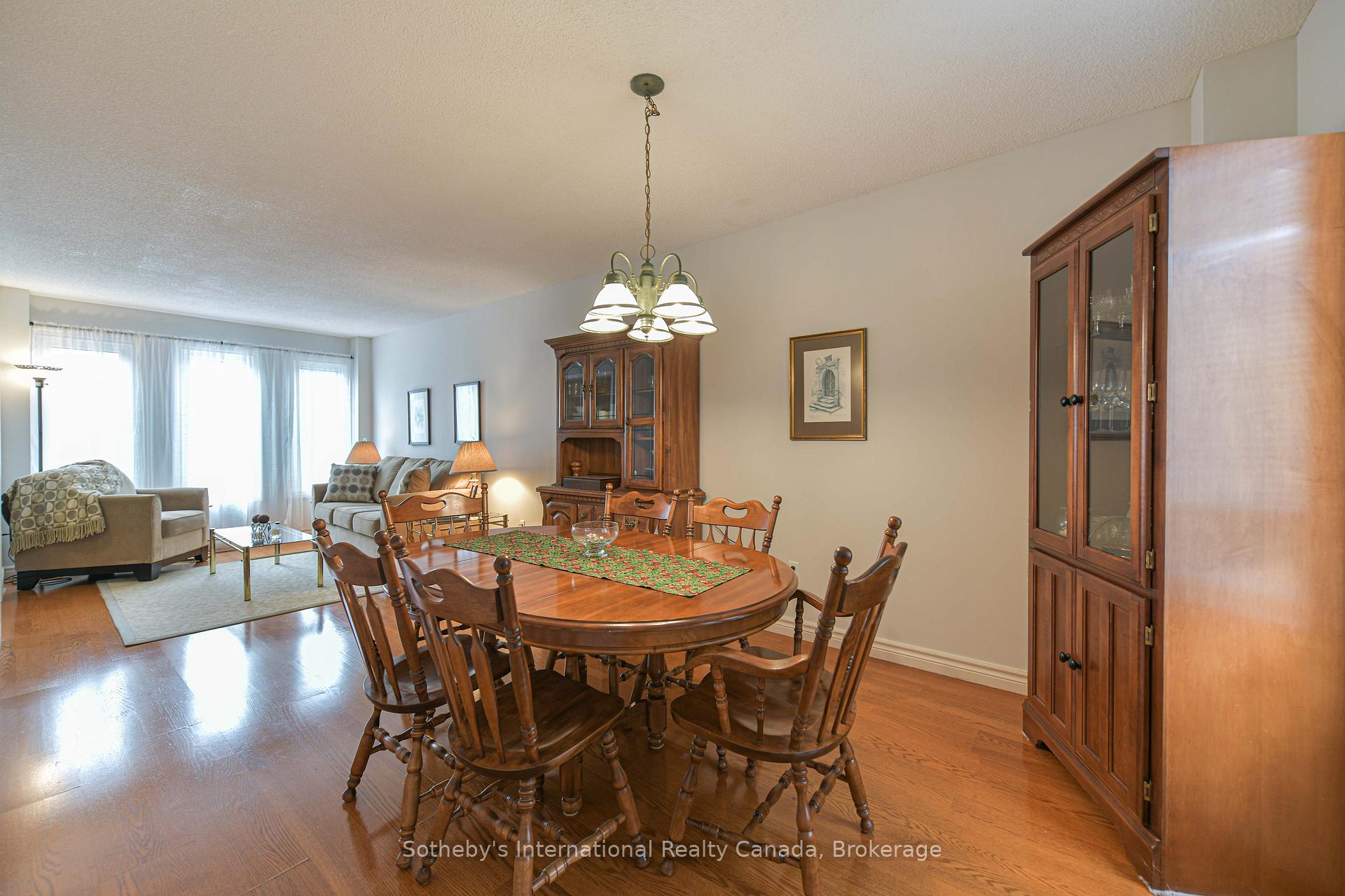 Photo 6 of 13 Burke Drive, Barrie, West Bayfield — HOMEH