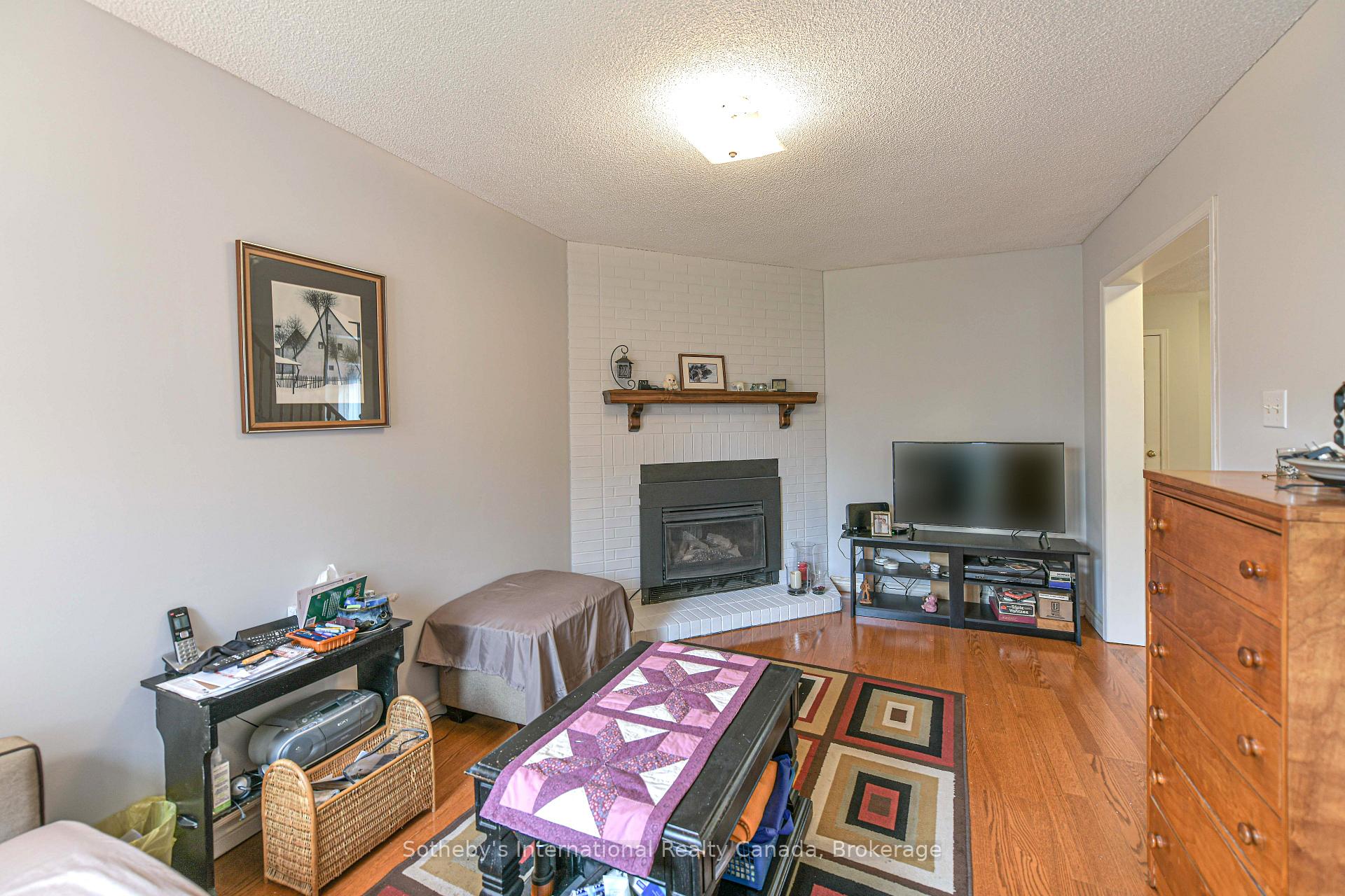 Photo 24 of 13 Burke Drive, Barrie, West Bayfield — HOMEH