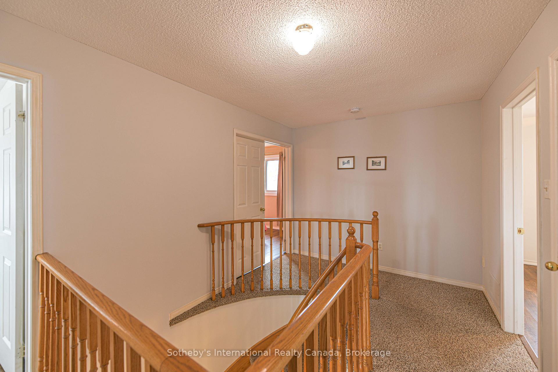 Photo 14 of 13 Burke Drive, Barrie, West Bayfield — HOMEH