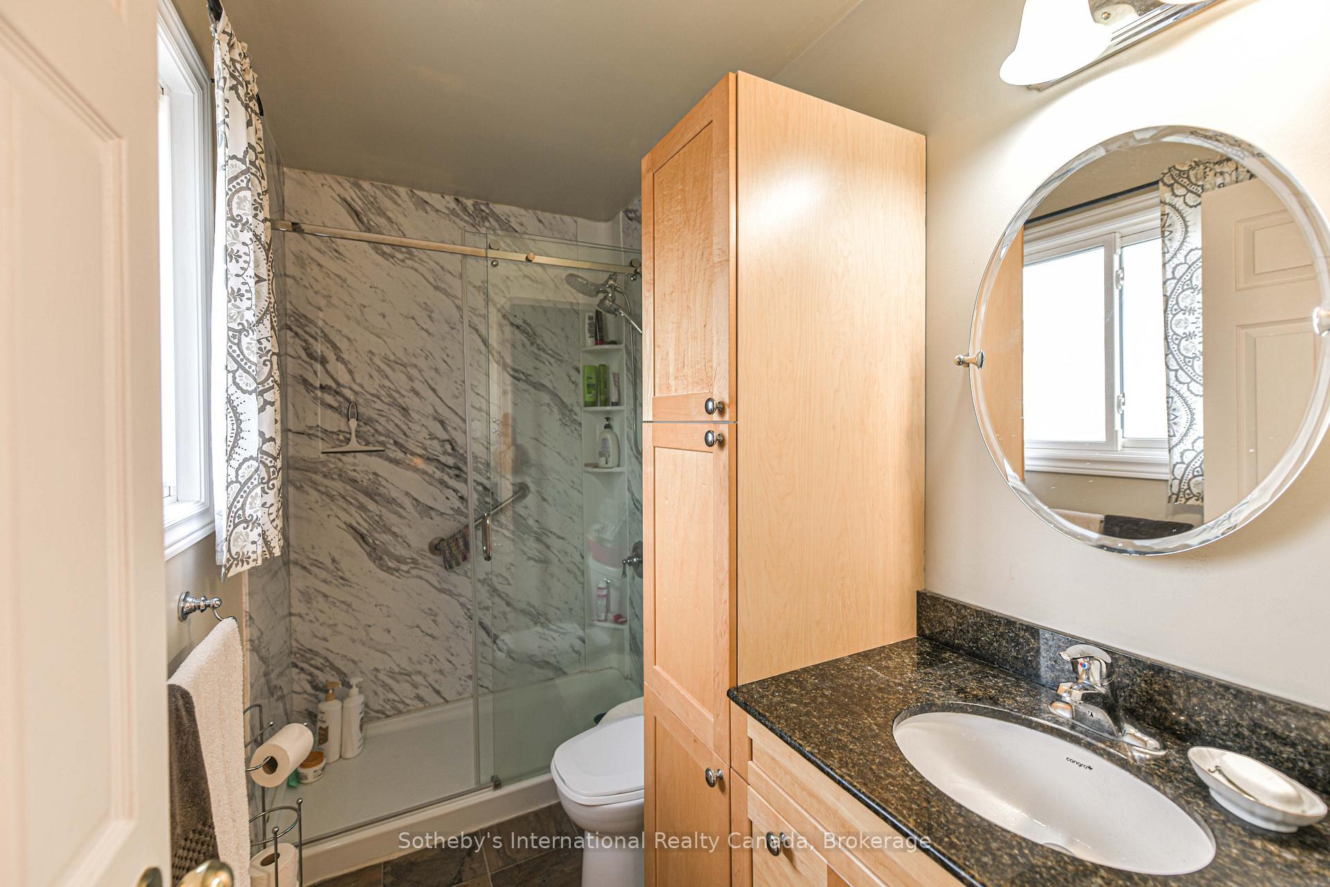 Photo 16 of 13 Burke Drive, Barrie, West Bayfield — HOMEH