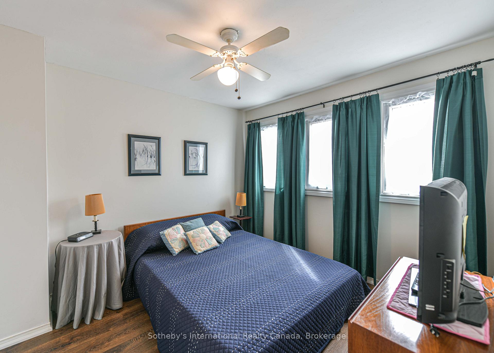 Photo 18 of 13 Burke Drive, Barrie, West Bayfield — HOMEH