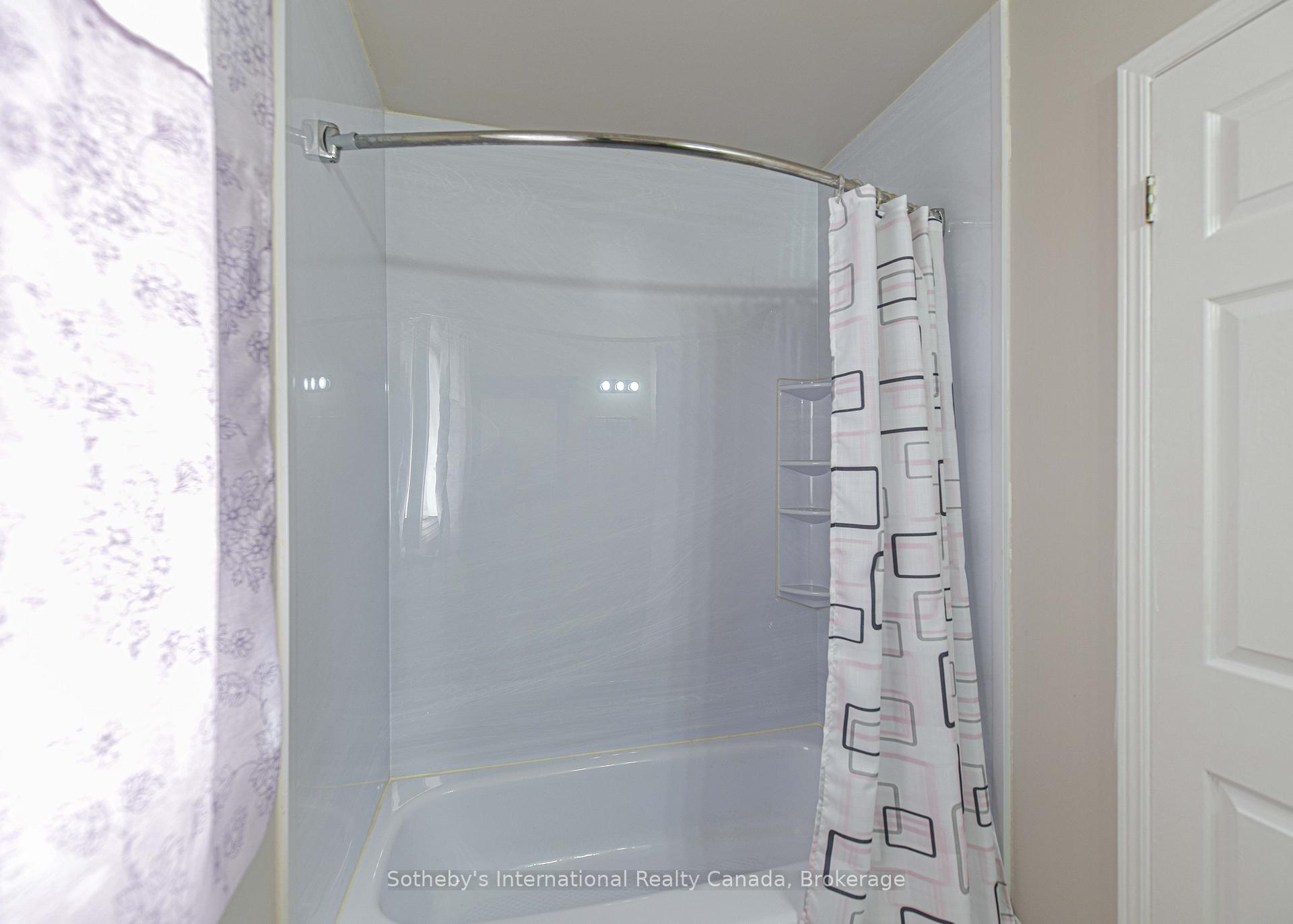 Photo 19 of 13 Burke Drive, Barrie, West Bayfield — HOMEH