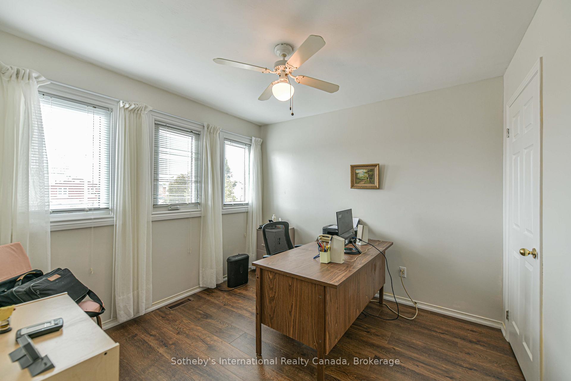 Photo 21 of 13 Burke Drive, Barrie, West Bayfield — HOMEH