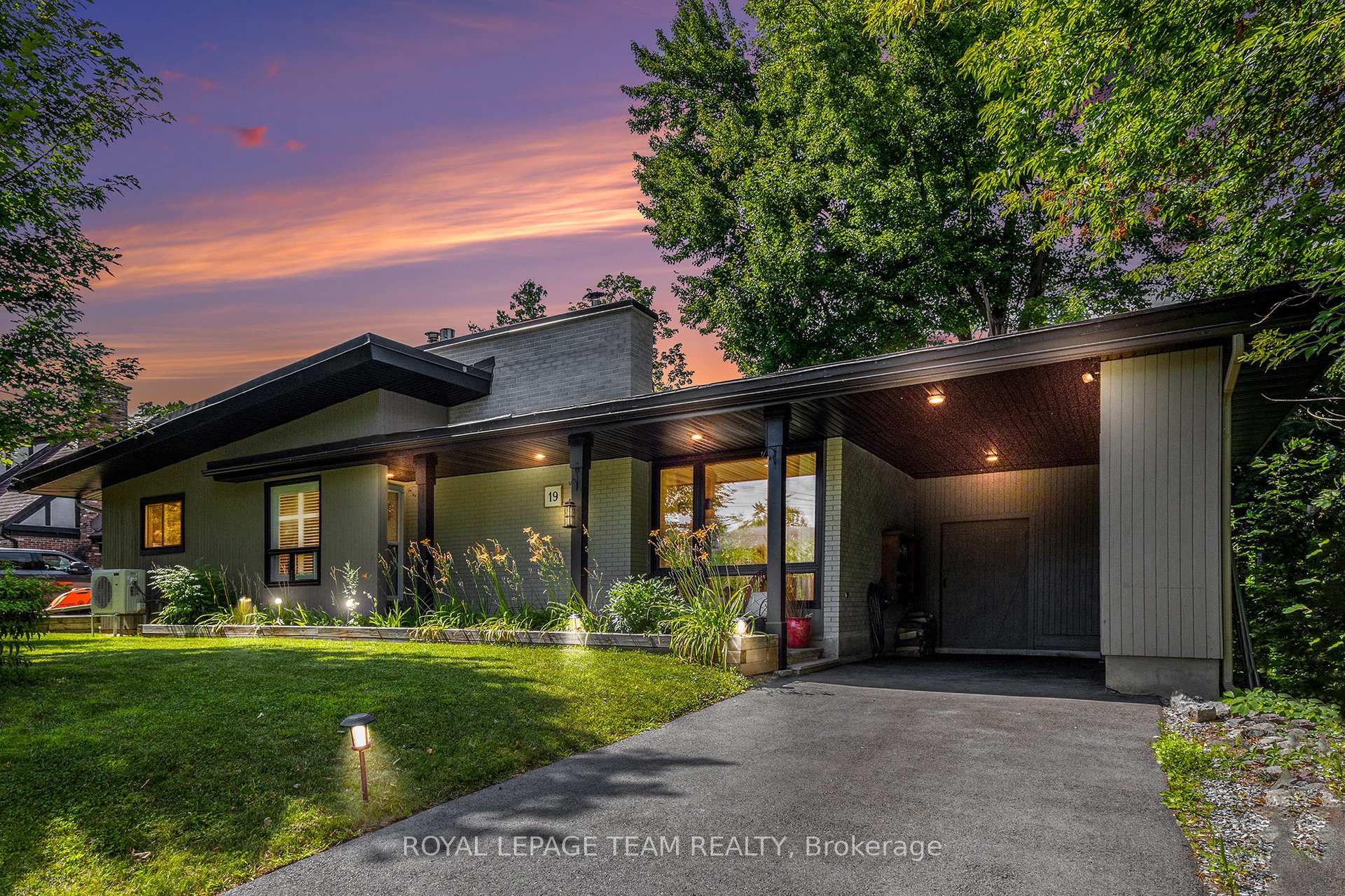 Photo 1 of 19 Mary Drive, Ottawa, Cedardale — HOMEH