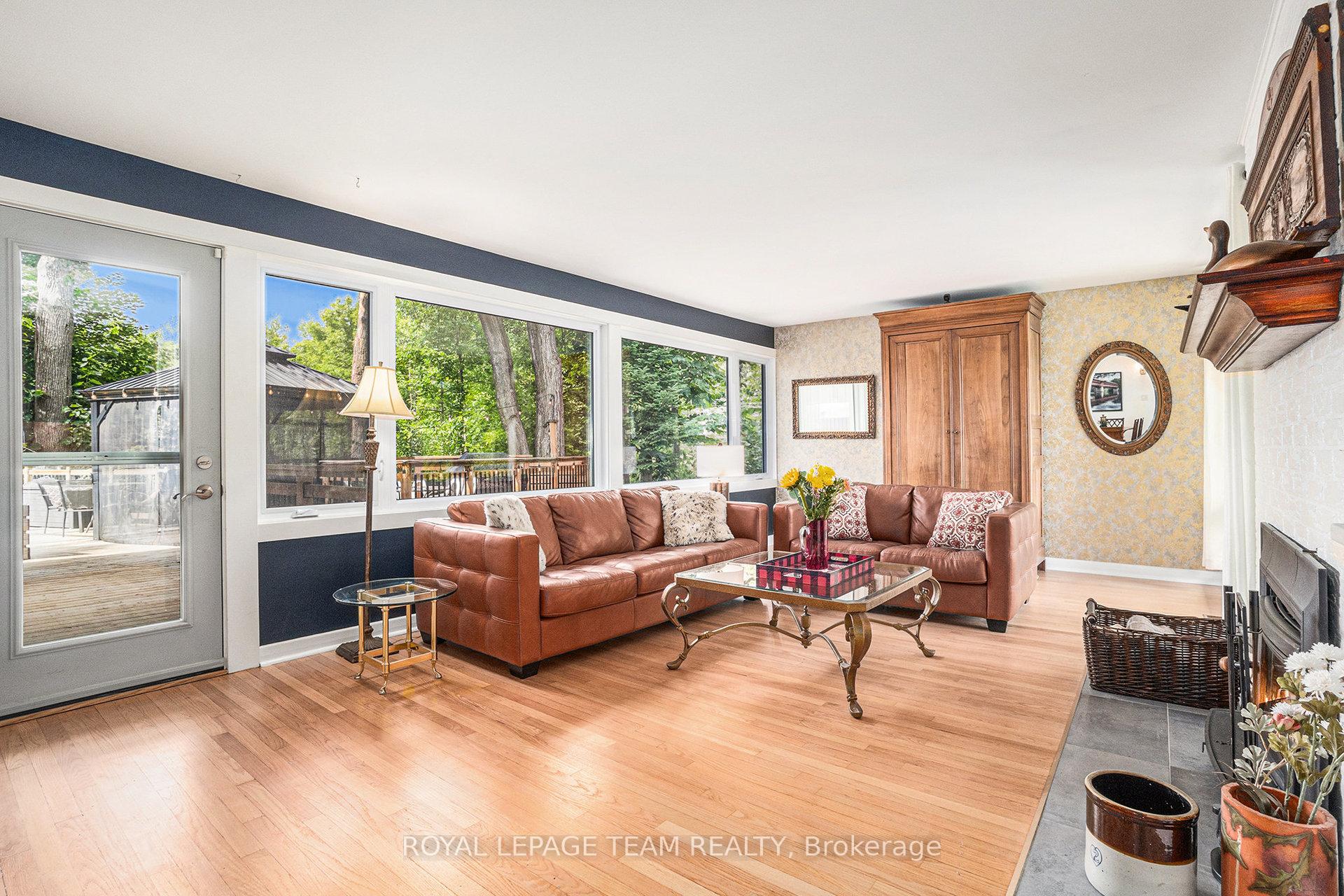 Photo 7 of 19 Mary Drive, Ottawa, Cedardale — HOMEH