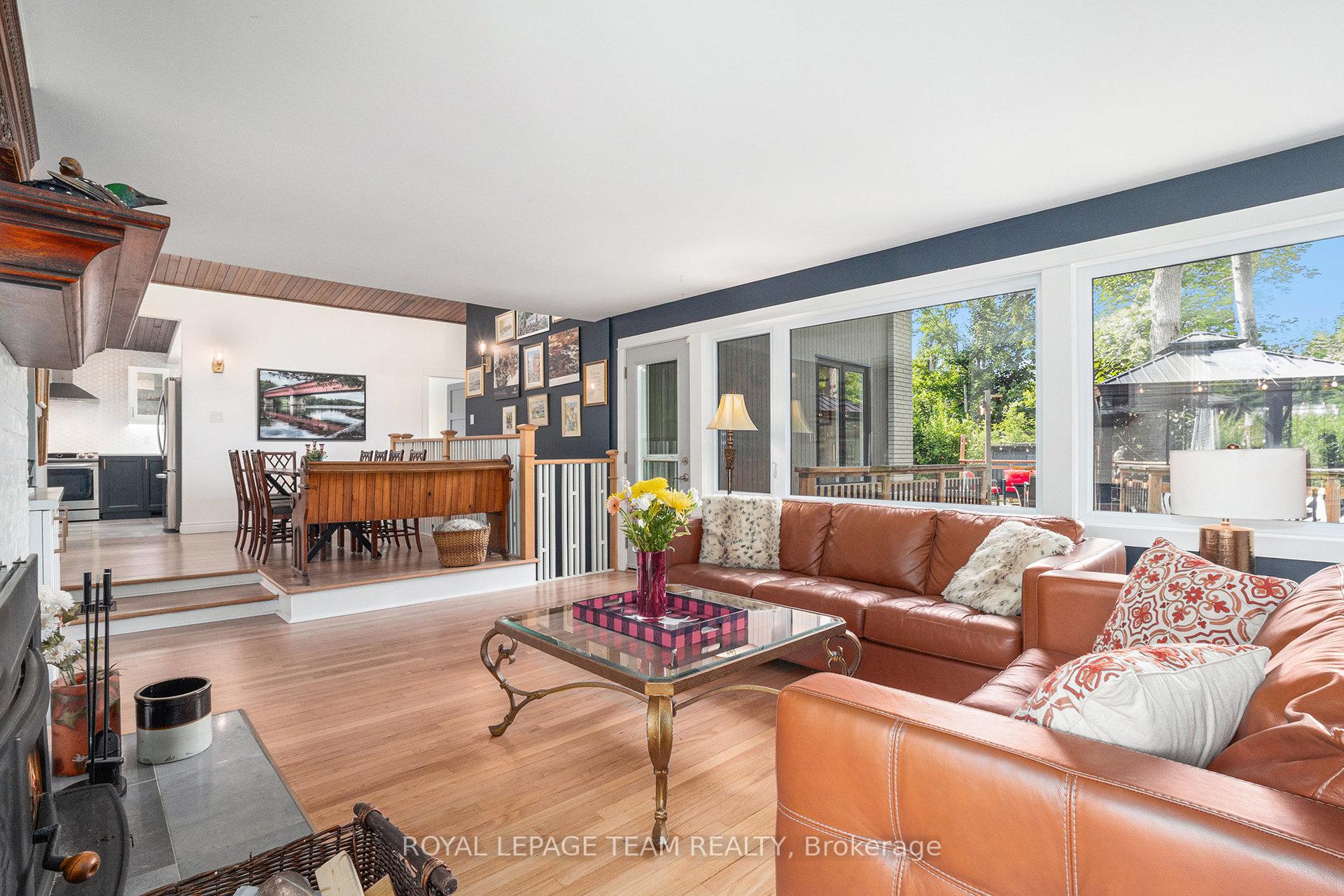 Photo 4 of 19 Mary Drive, Ottawa, Cedardale — HOMEH