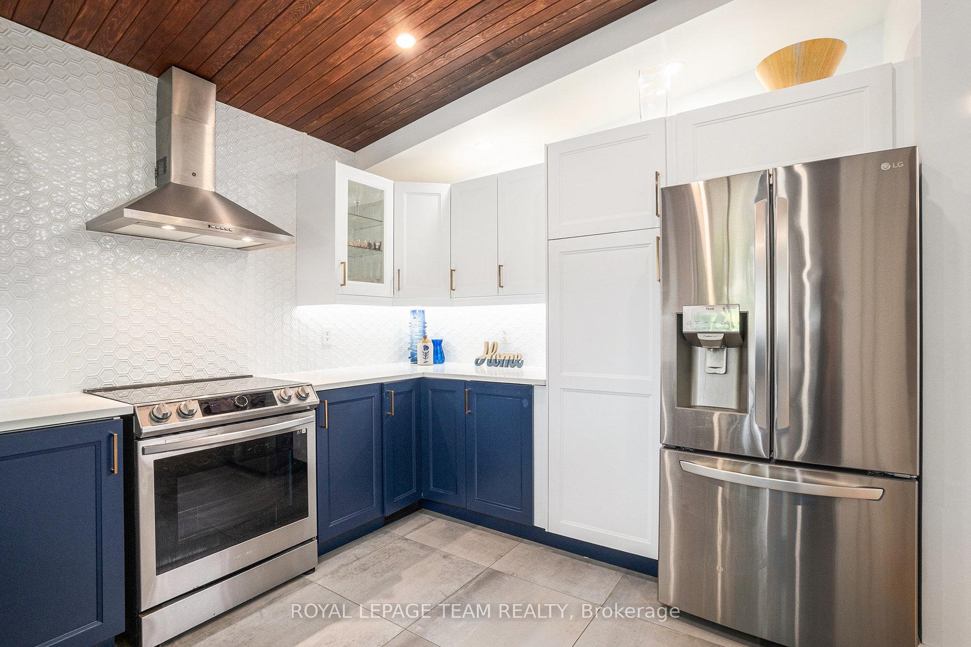 Photo 8 of 19 Mary Drive, Ottawa, Cedardale — HOMEH