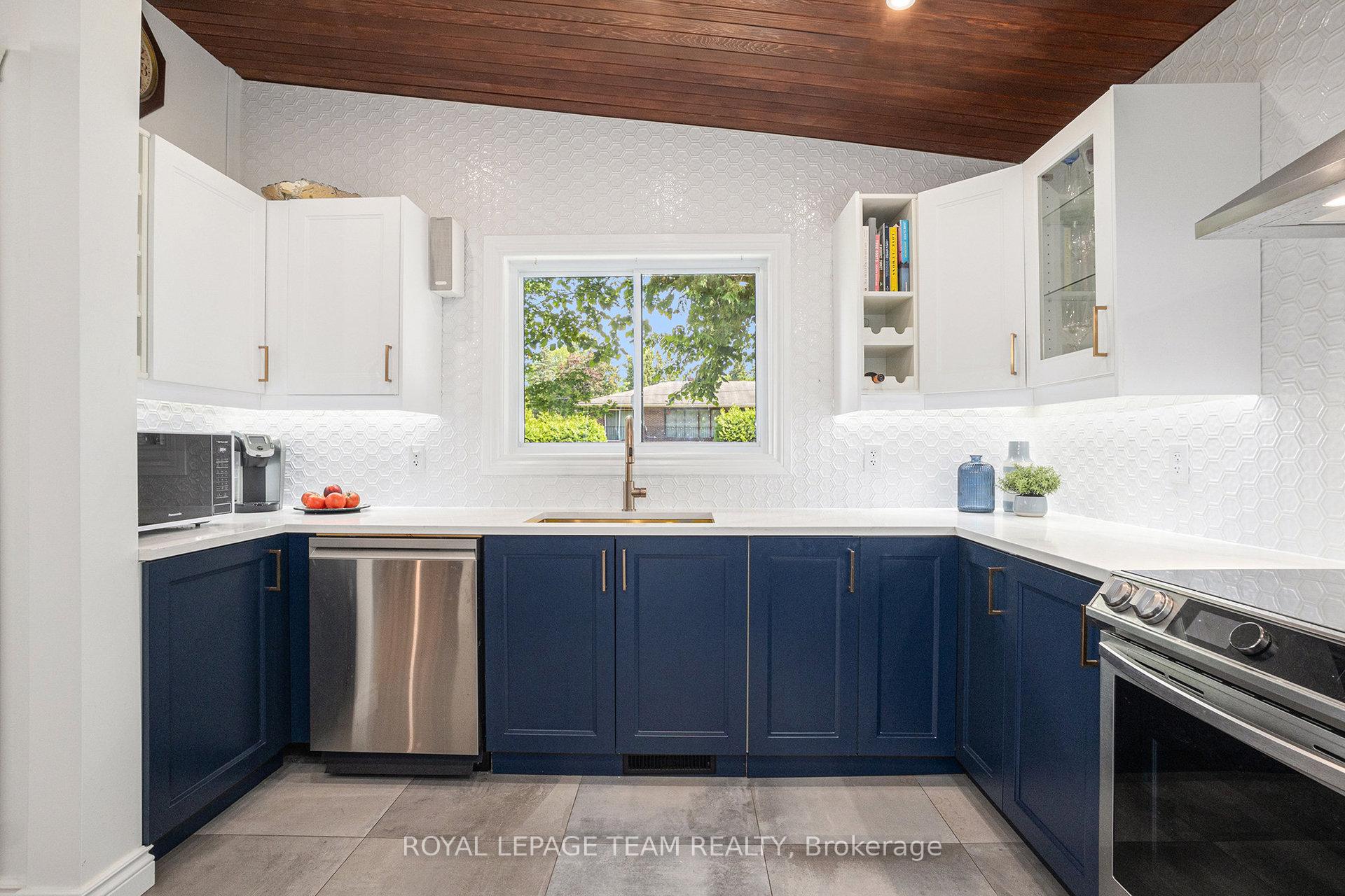 Photo 9 of 19 Mary Drive, Ottawa, Cedardale — HOMEH