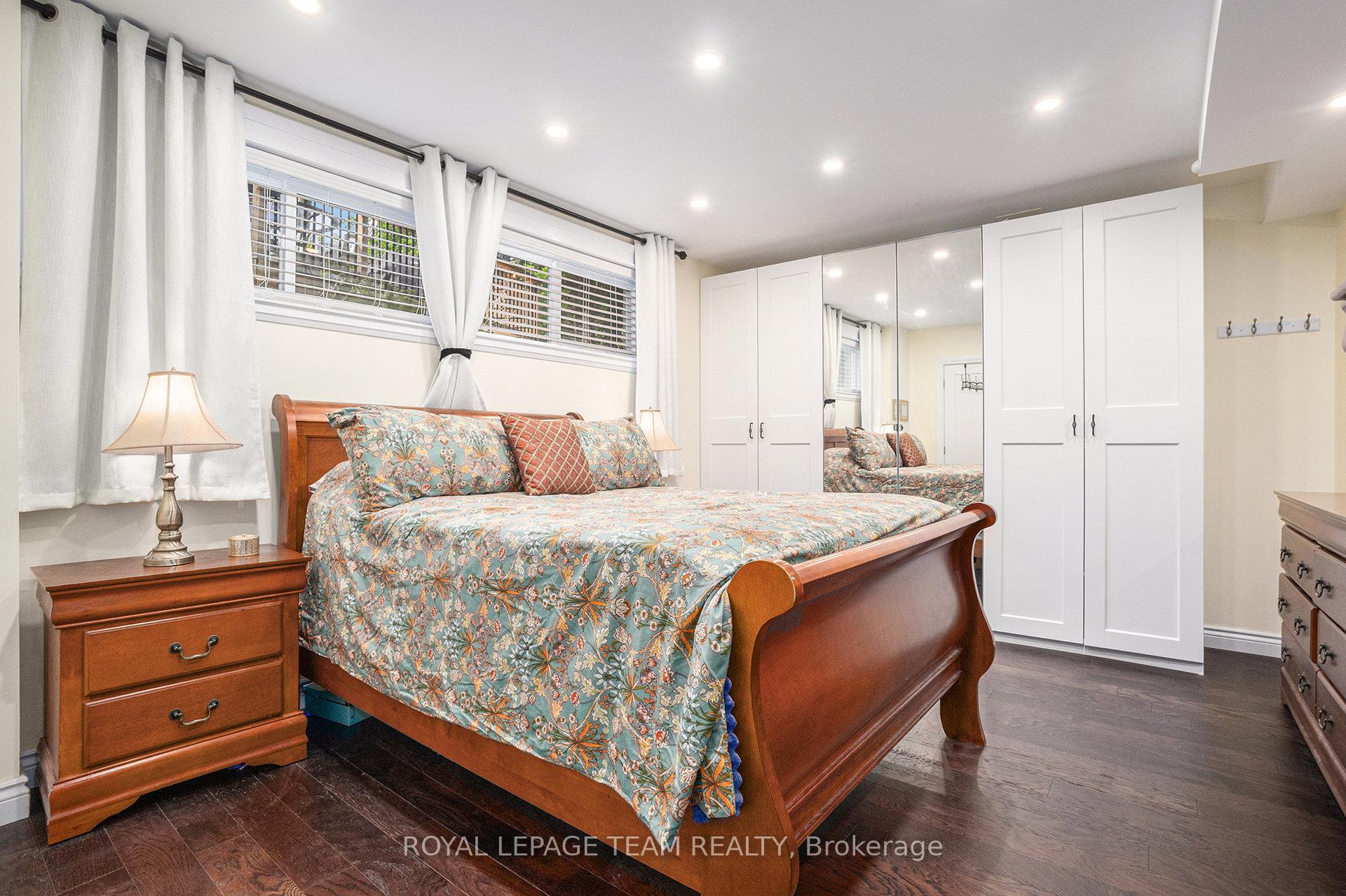 Photo 14 of 19 Mary Drive, Ottawa, Cedardale — HOMEH