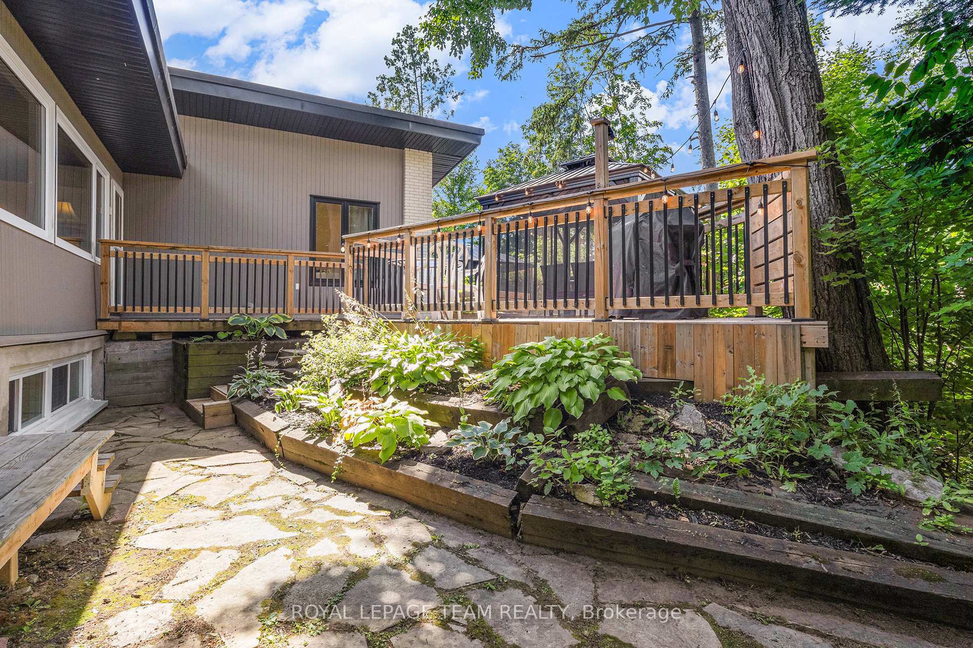 Photo 26 of 19 Mary Drive, Ottawa, Cedardale — HOMEH