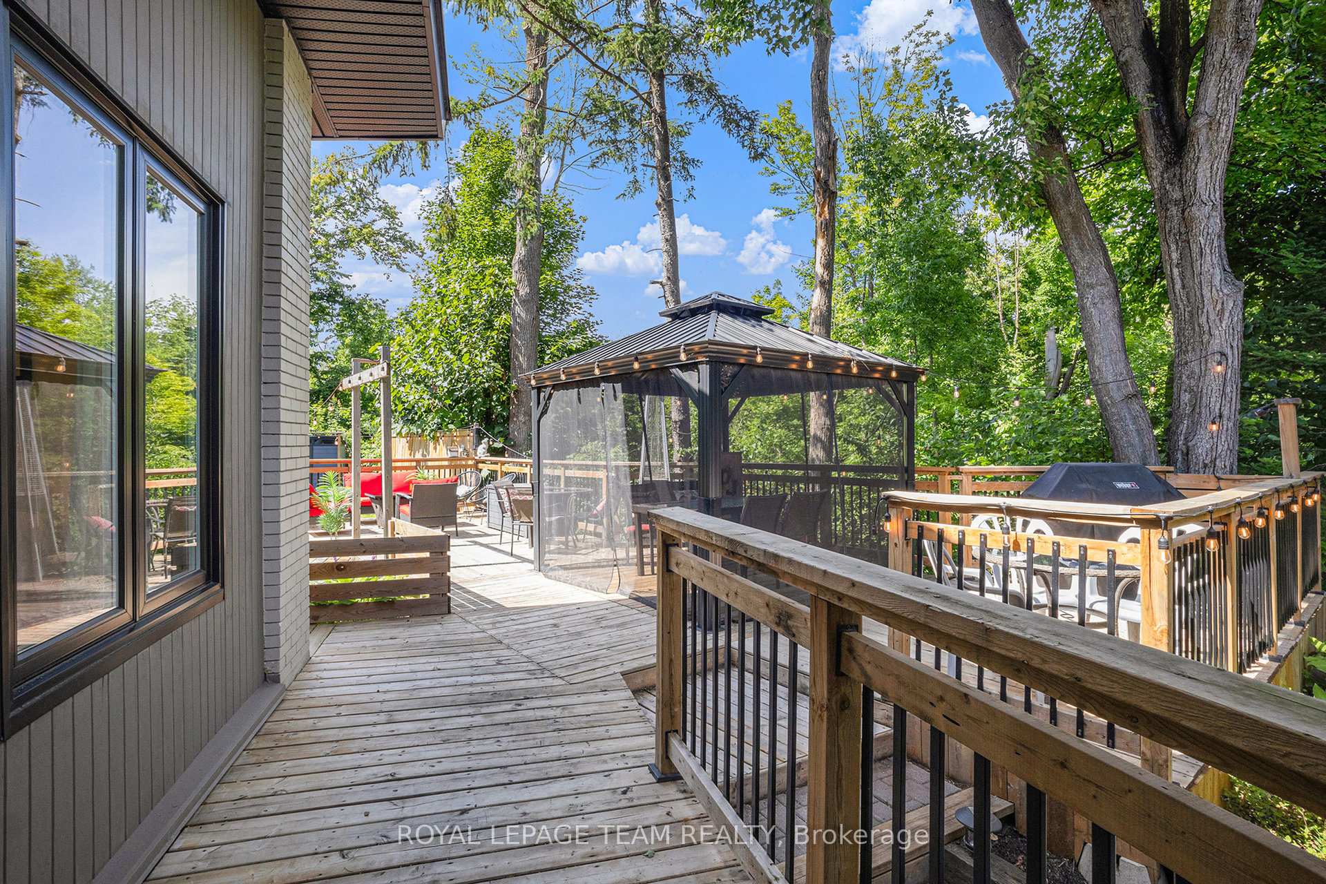 Photo 23 of 19 Mary Drive, Ottawa, Cedardale — HOMEH
