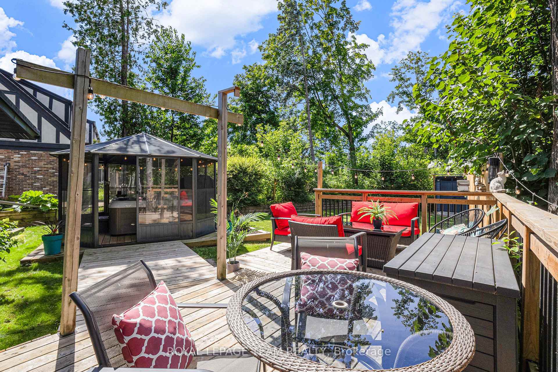 Photo 27 of 19 Mary Drive, Ottawa, Cedardale — HOMEH
