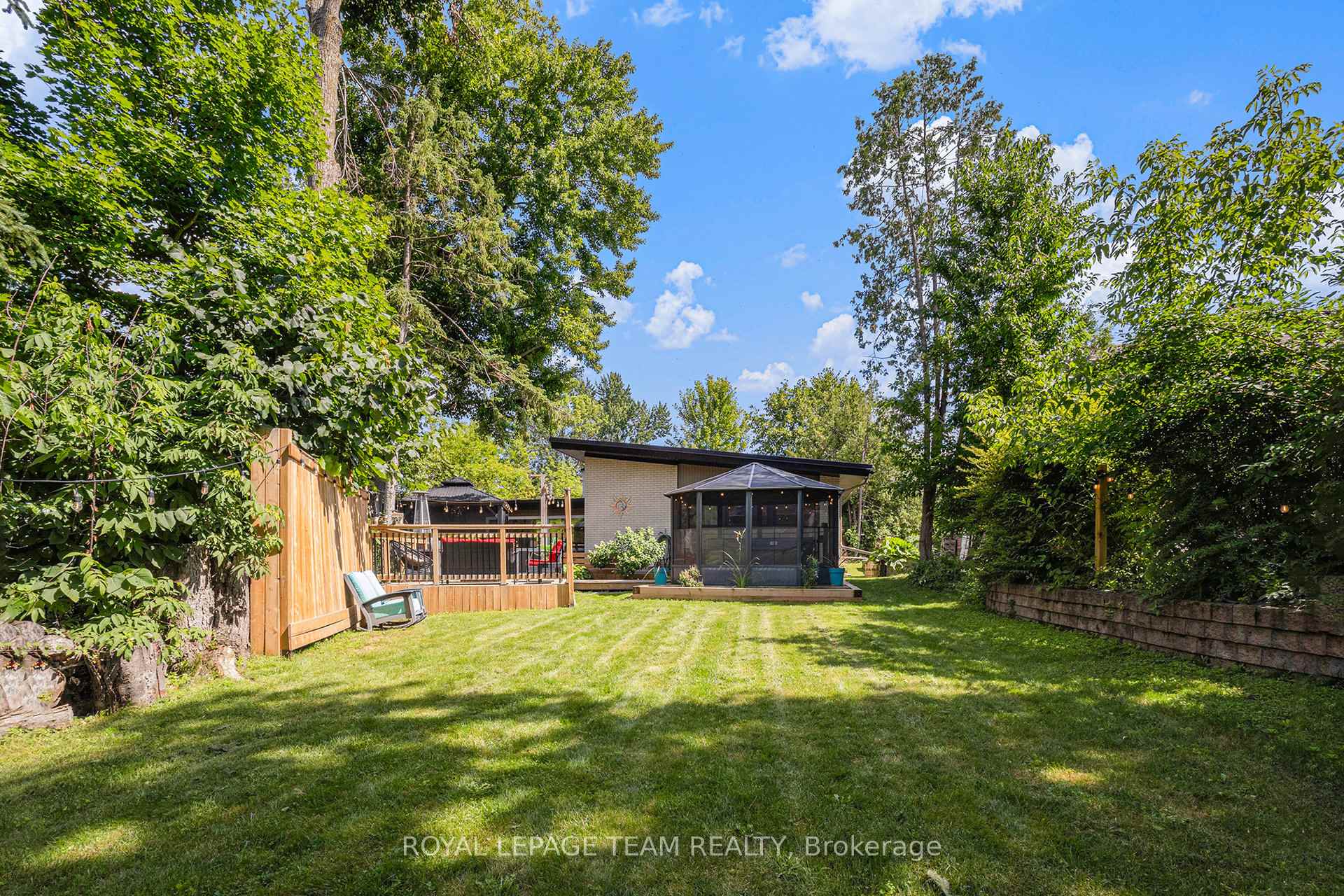 Photo 31 of 19 Mary Drive, Ottawa, Cedardale — HOMEH