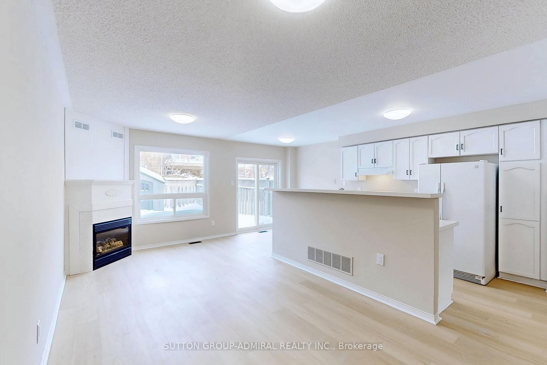 Photo 6 of 32 Kelso Crescent, Vaughan, Maple — HOMEH
