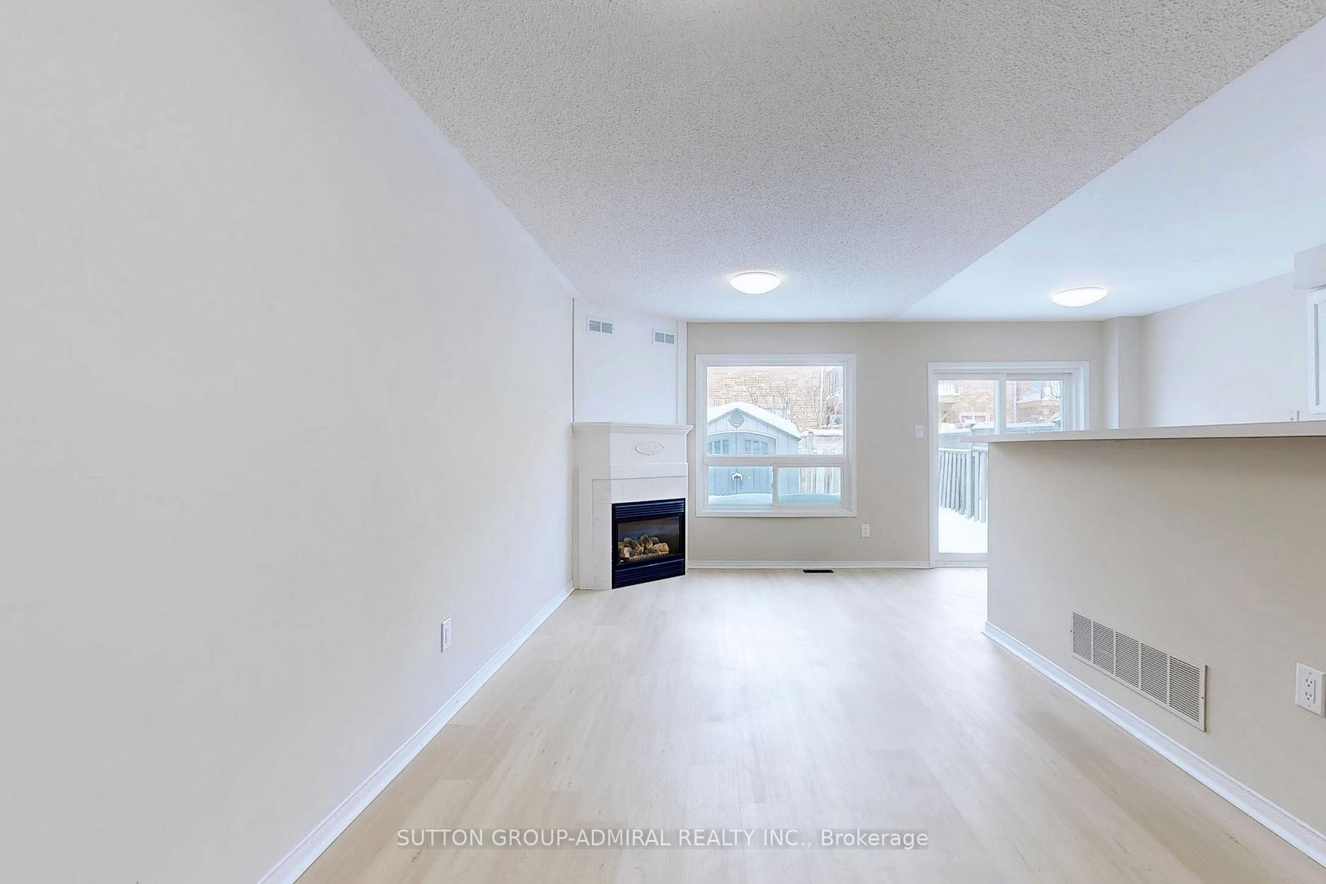 Photo 11 of 32 Kelso Crescent, Vaughan, Maple — HOMEH