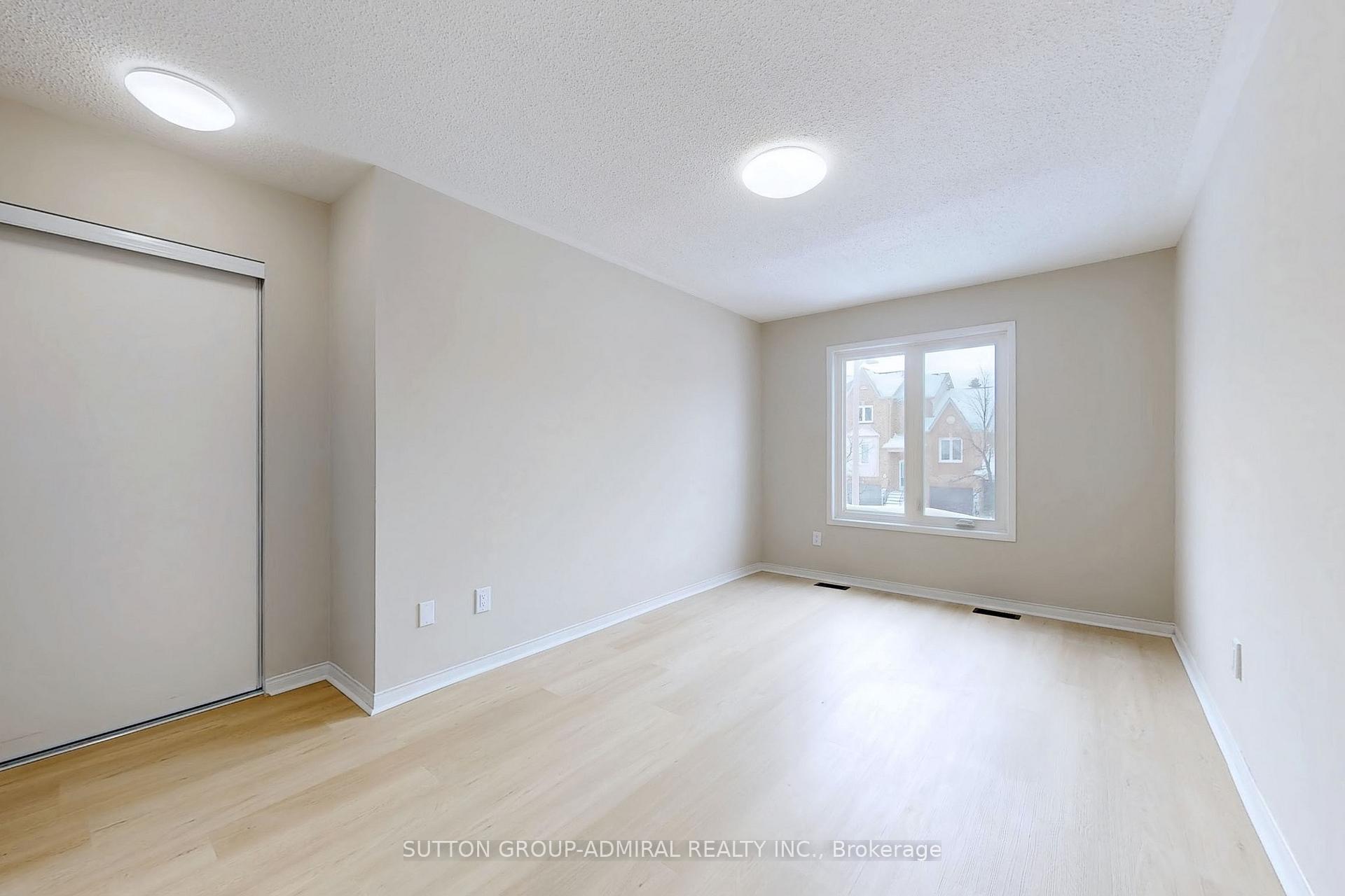 Photo 12 of 32 Kelso Crescent, Vaughan, Maple — HOMEH