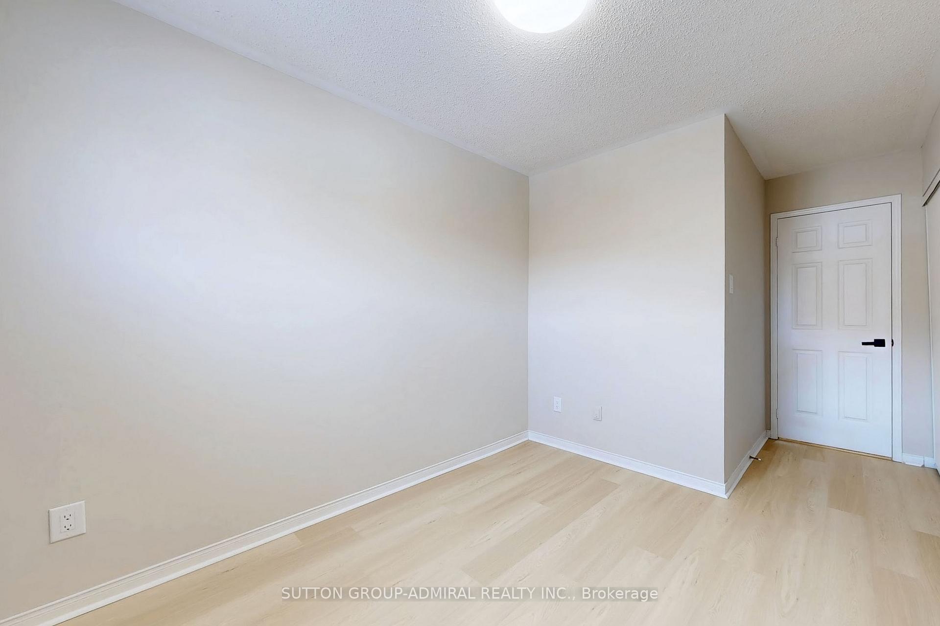Photo 15 of 32 Kelso Crescent, Vaughan, Maple — HOMEH
