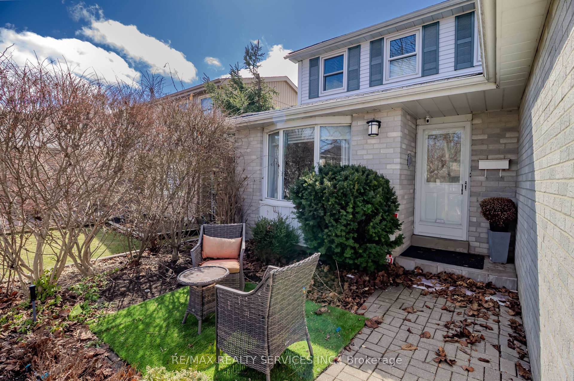 Photo 2 of 1008 Moorelands Crescent, Pickering, Rosebank — HOMEH