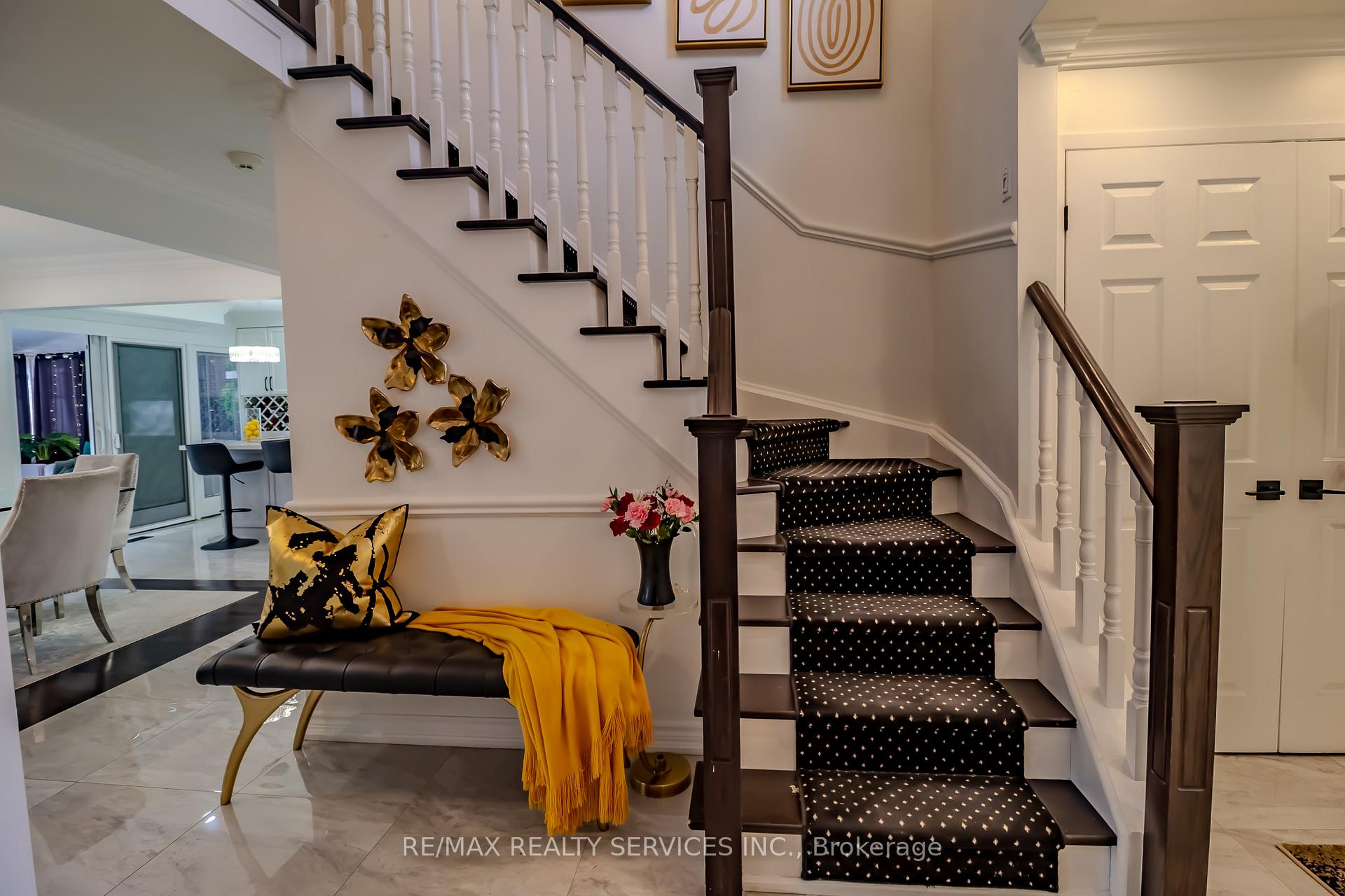 Photo 4 of 1008 Moorelands Crescent, Pickering, Rosebank — HOMEH