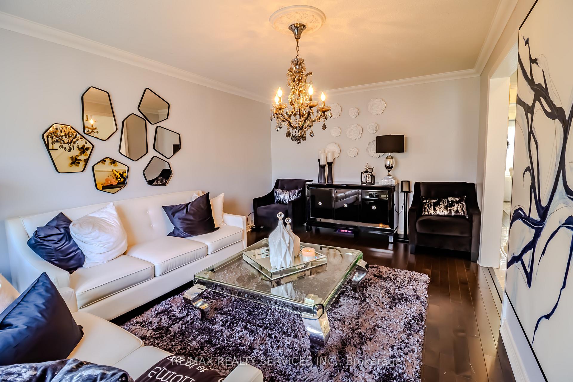 Photo 6 of 1008 Moorelands Crescent, Pickering, Rosebank — HOMEH