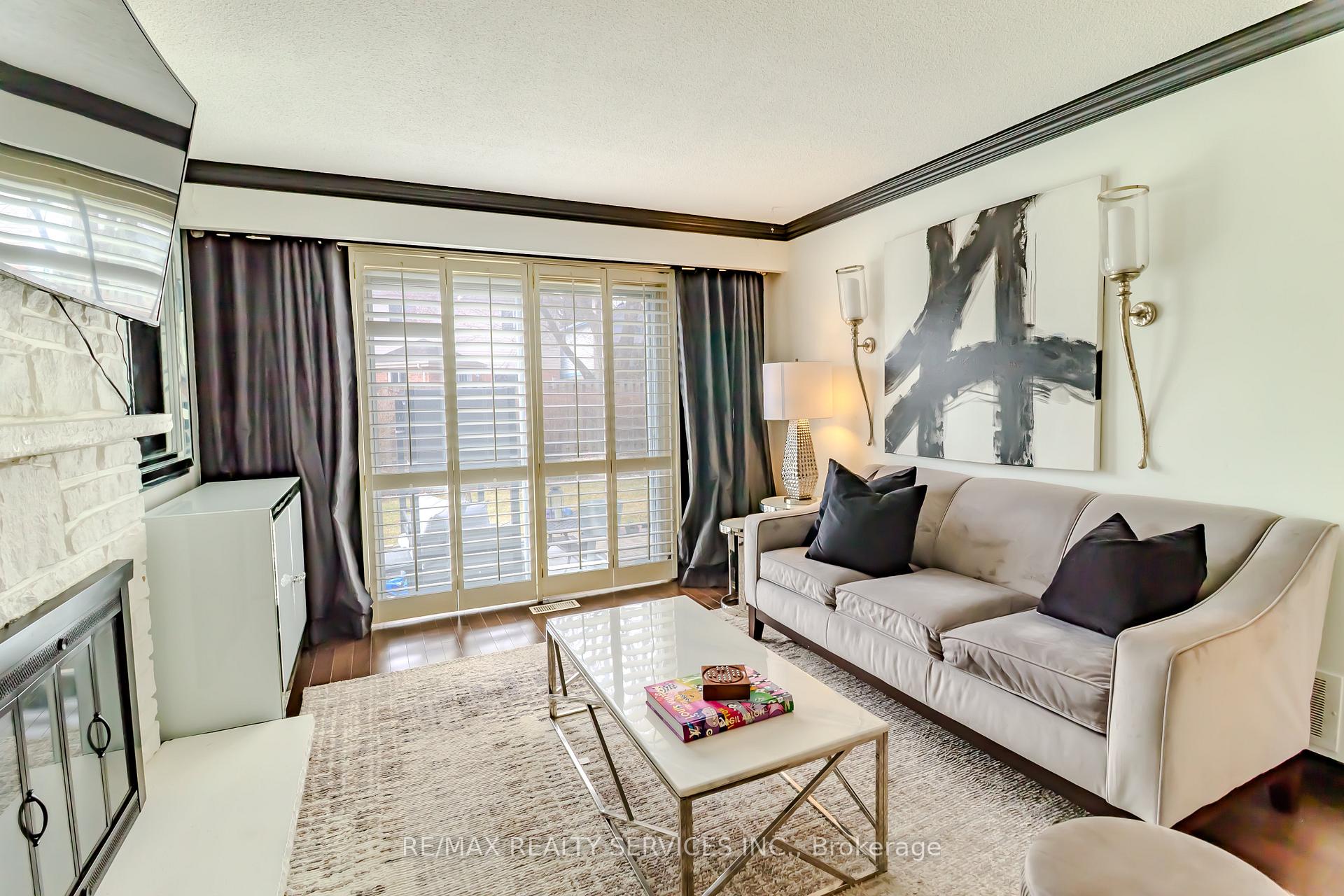 Photo 8 of 1008 Moorelands Crescent, Pickering, Rosebank — HOMEH