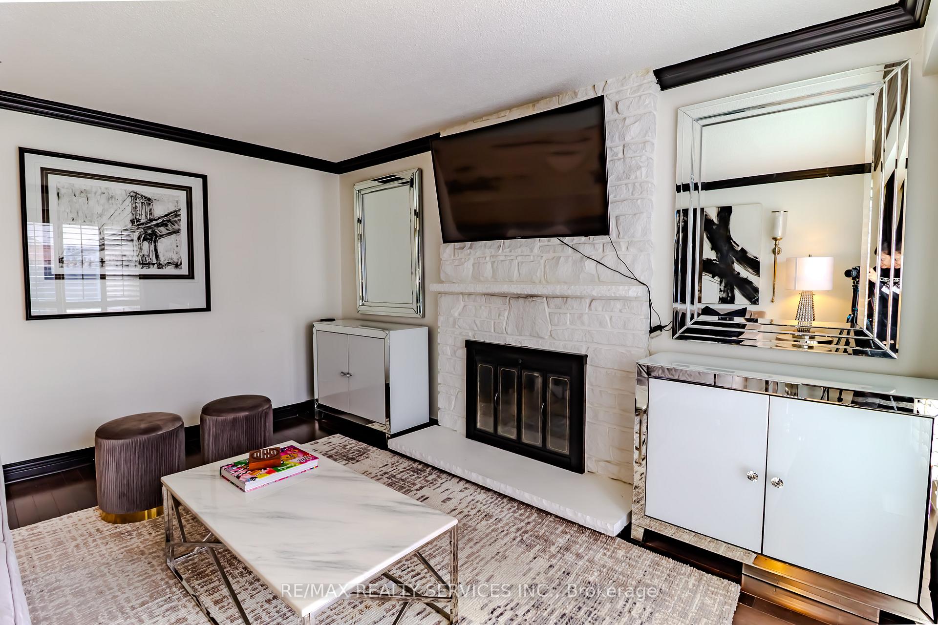Photo 9 of 1008 Moorelands Crescent, Pickering, Rosebank — HOMEH