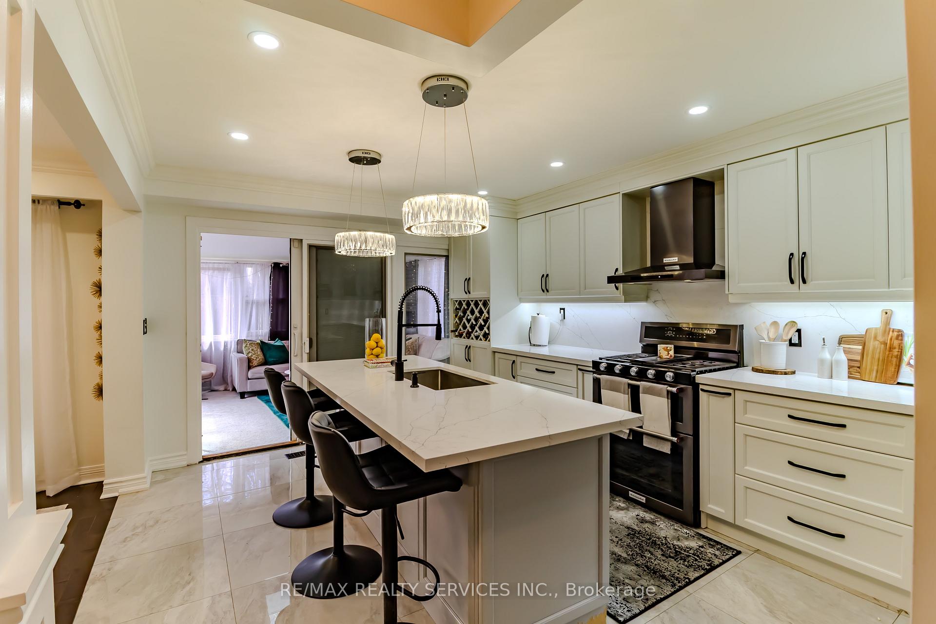 Photo 15 of 1008 Moorelands Crescent, Pickering, Rosebank — HOMEH